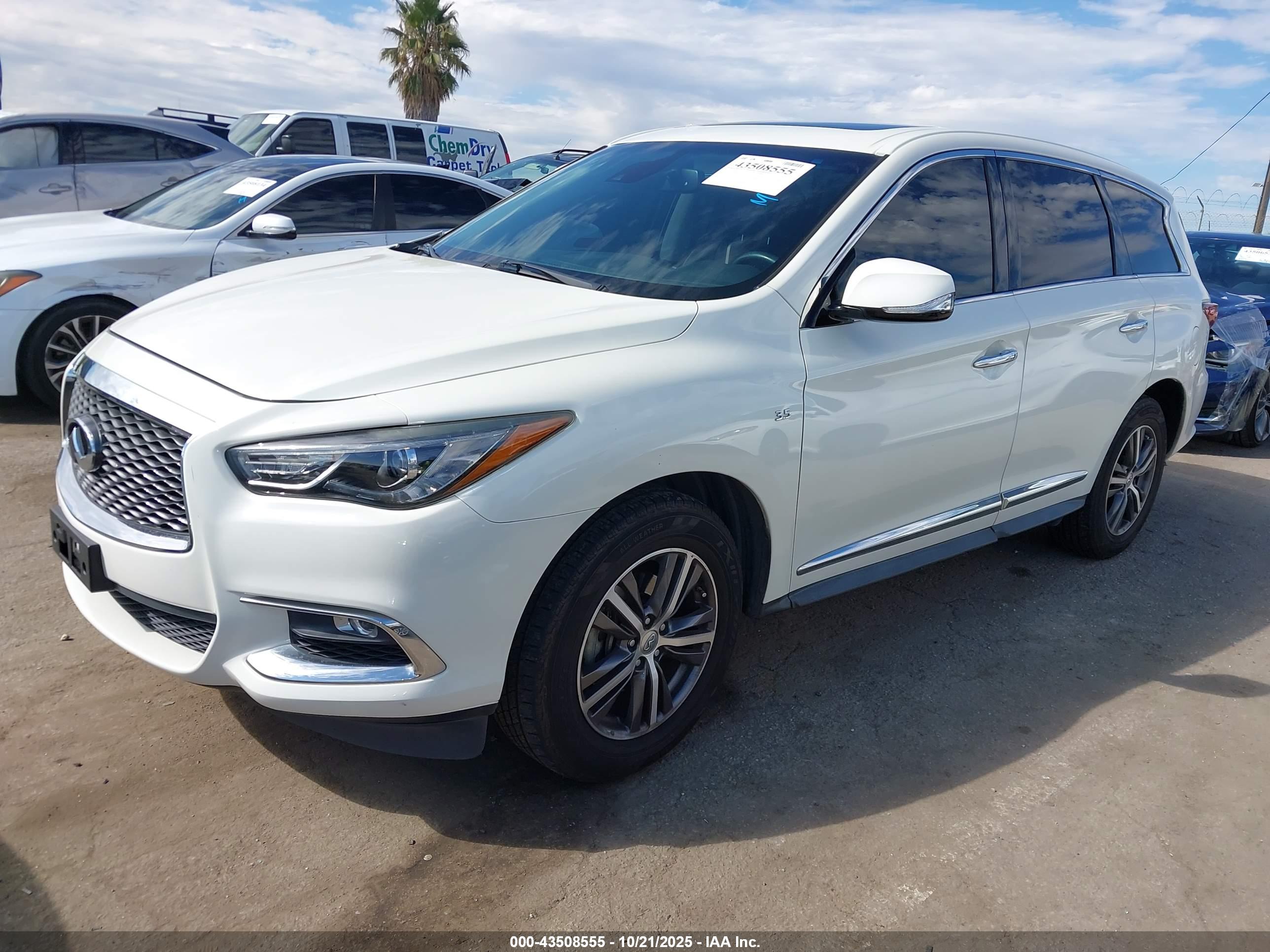 INFINITI QX60 image 2
