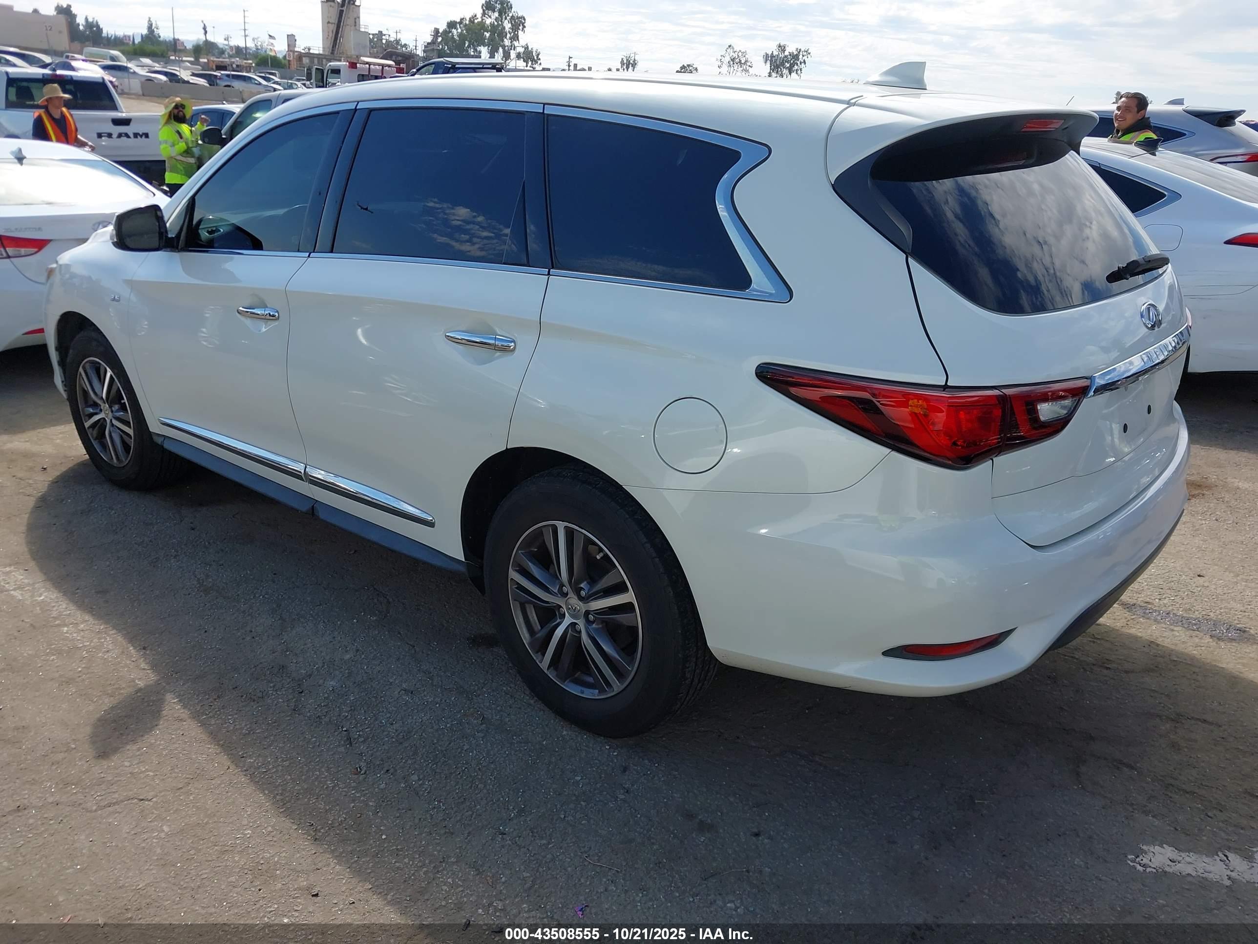 INFINITI QX60 image 3
