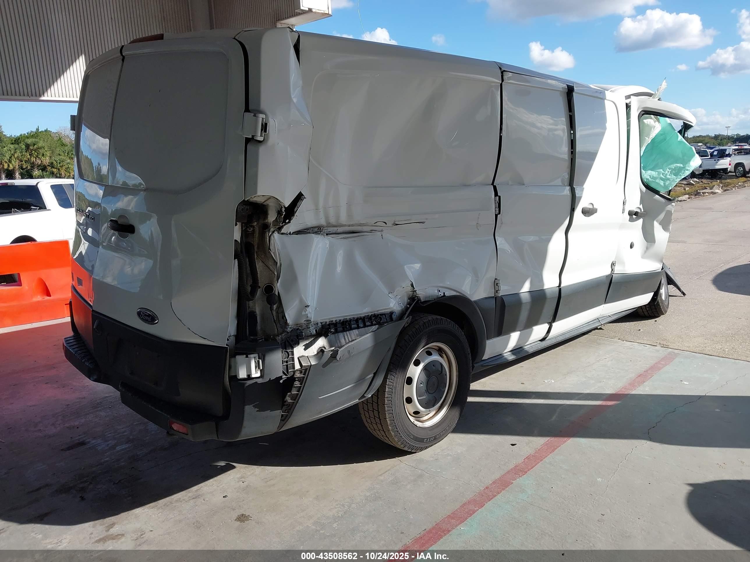 FORD TRANSIT-150 image 4