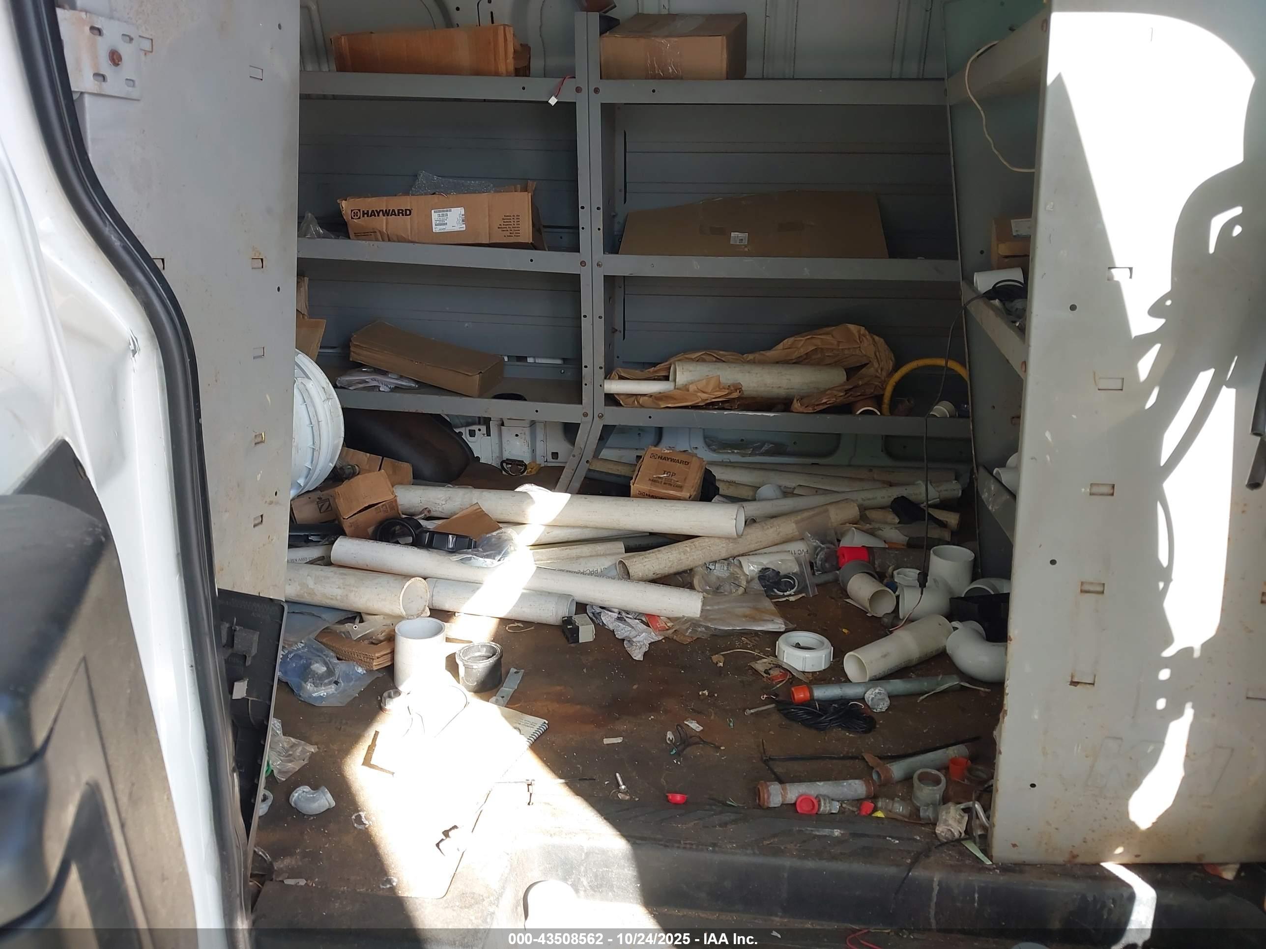 FORD TRANSIT-150 image 8