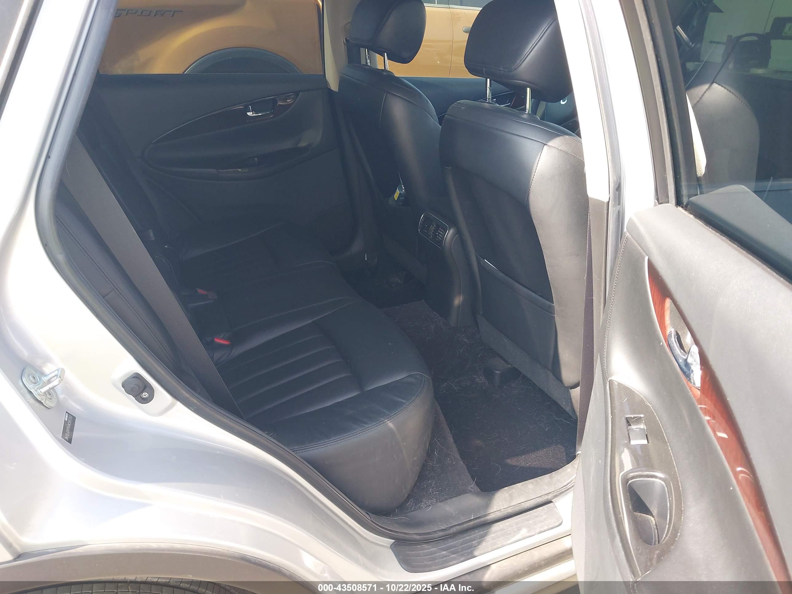 INFINITI QX50 image 8