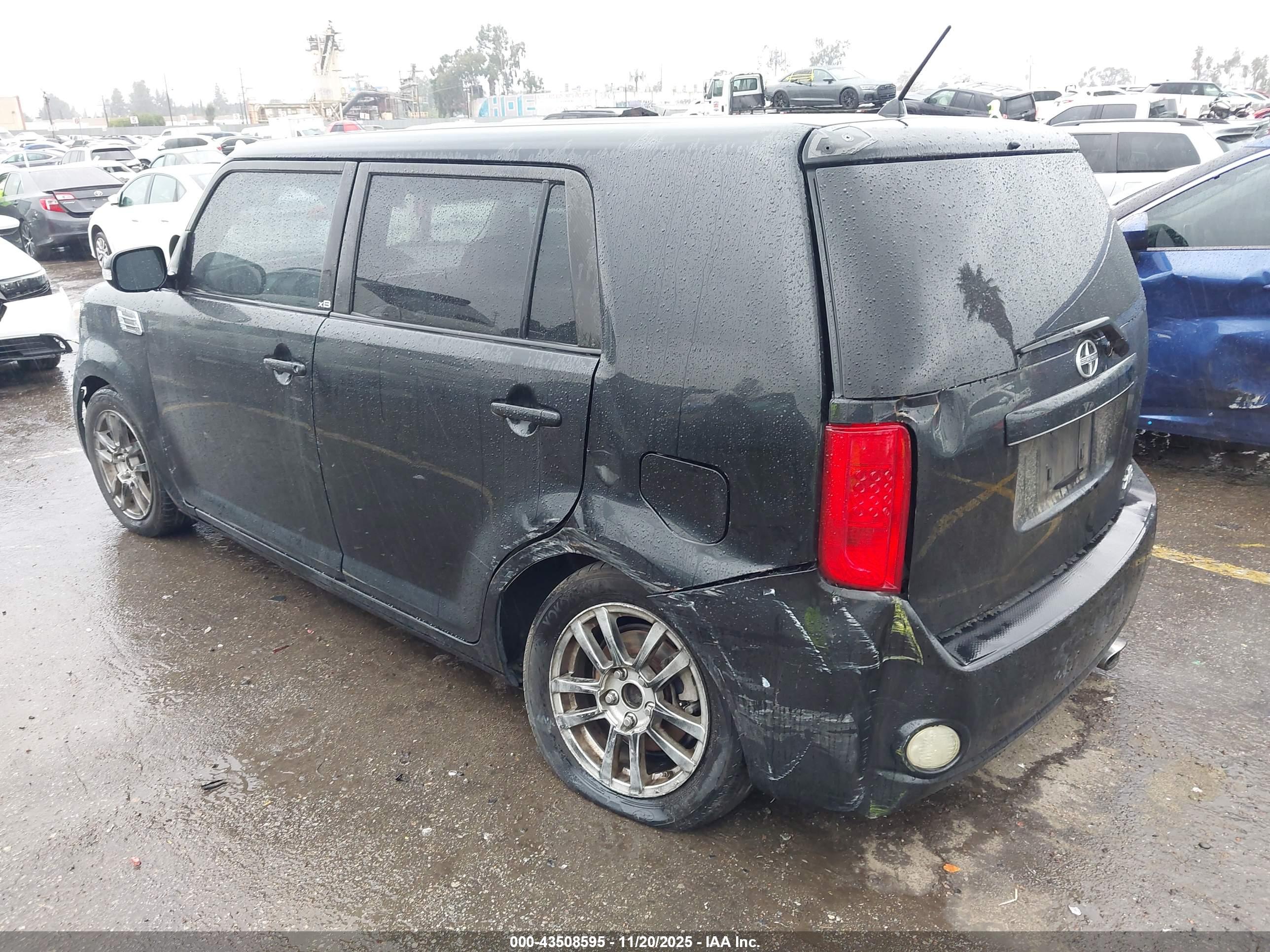 SCION XB image 3