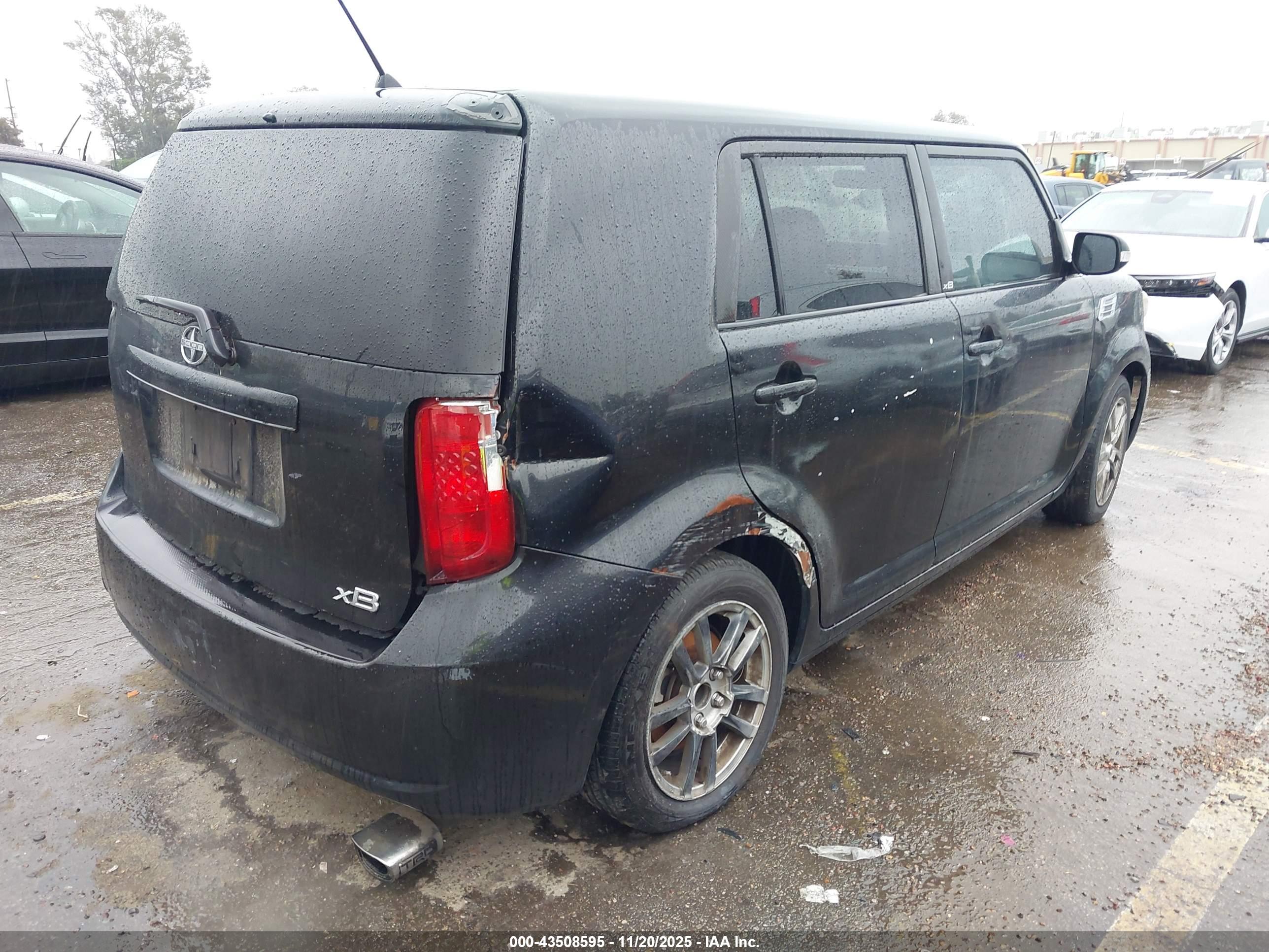 SCION XB image 4