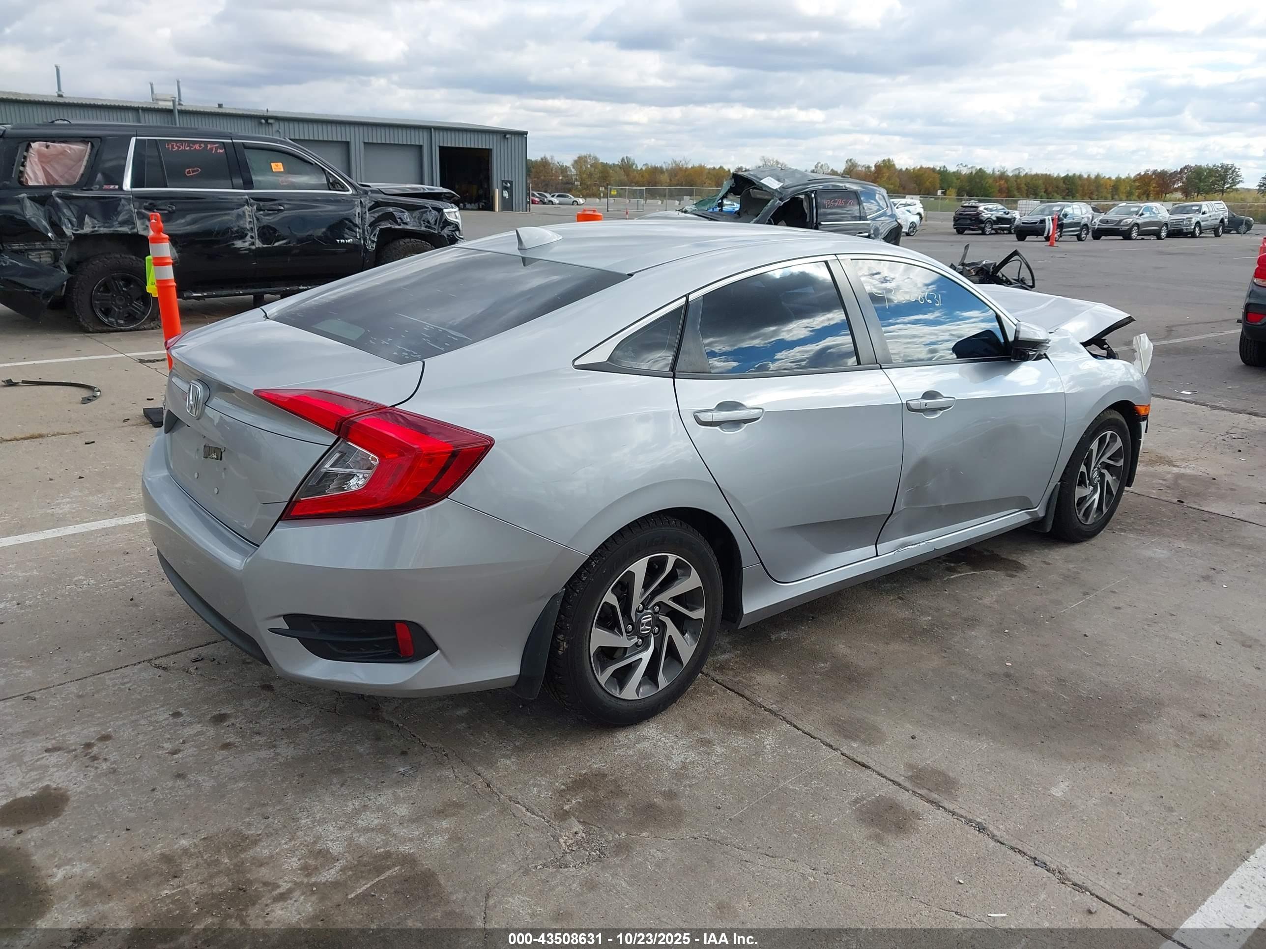 HONDA CIVIC image 4