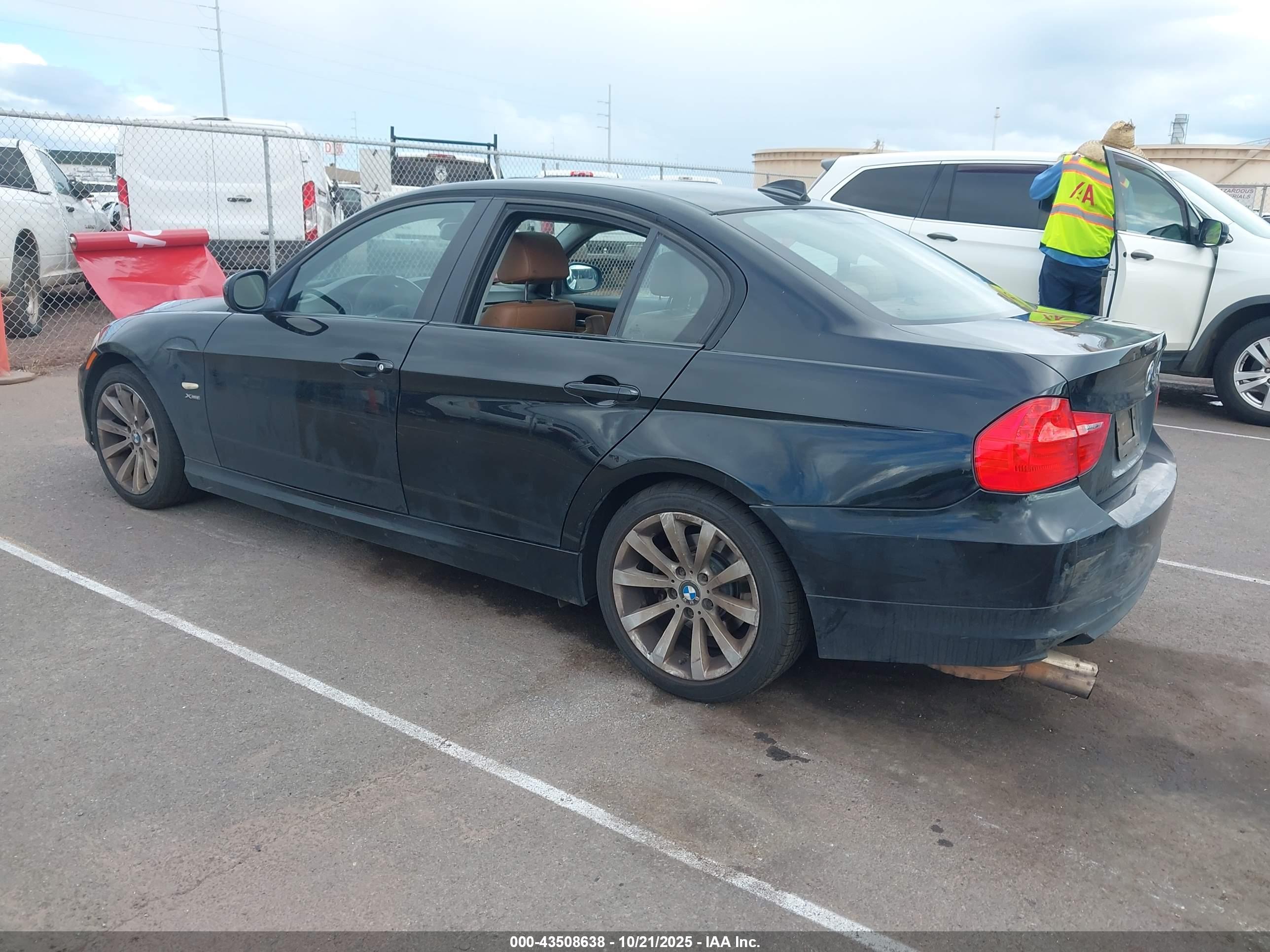 BMW 328I image 3