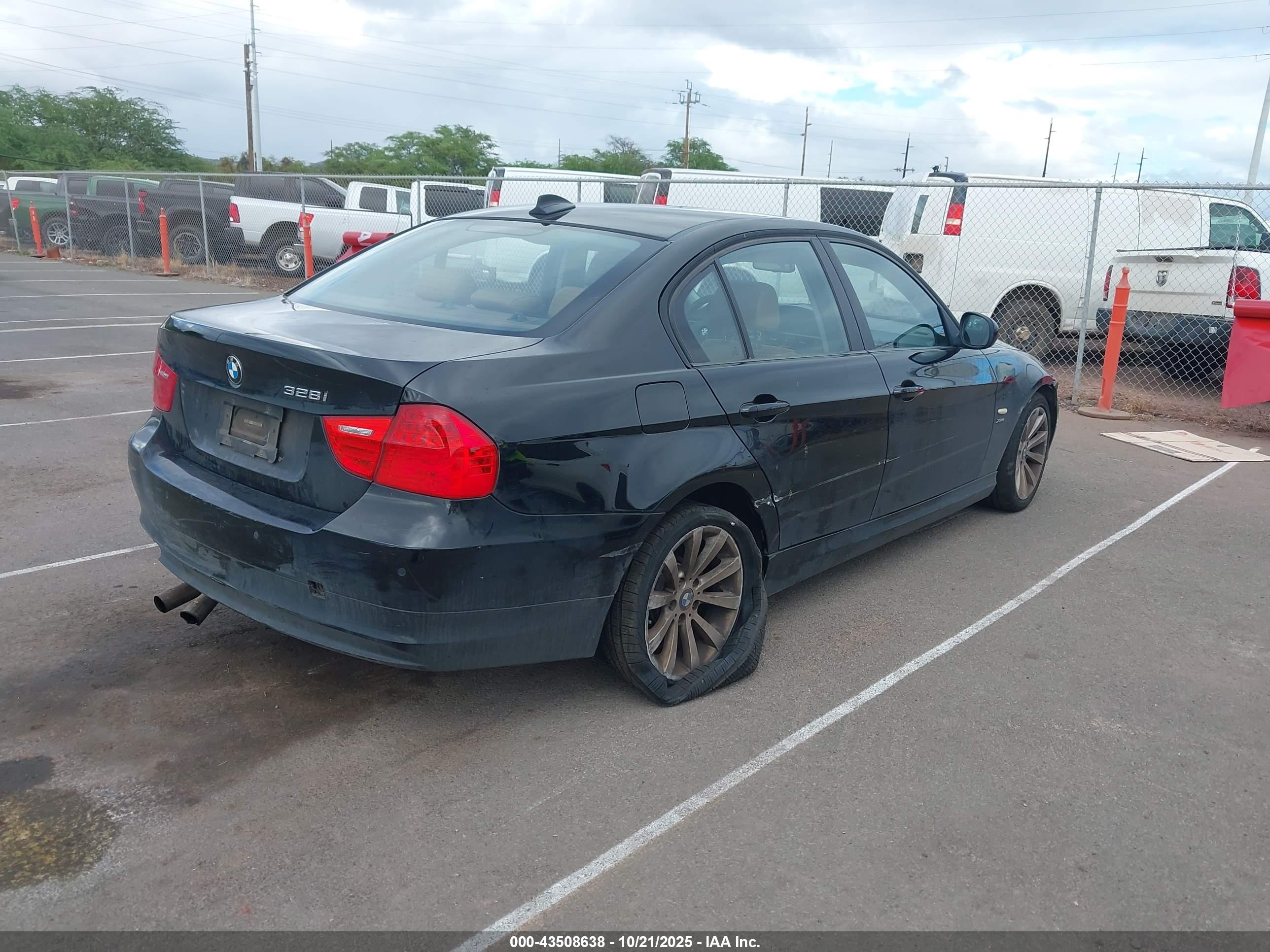 BMW 328I image 4