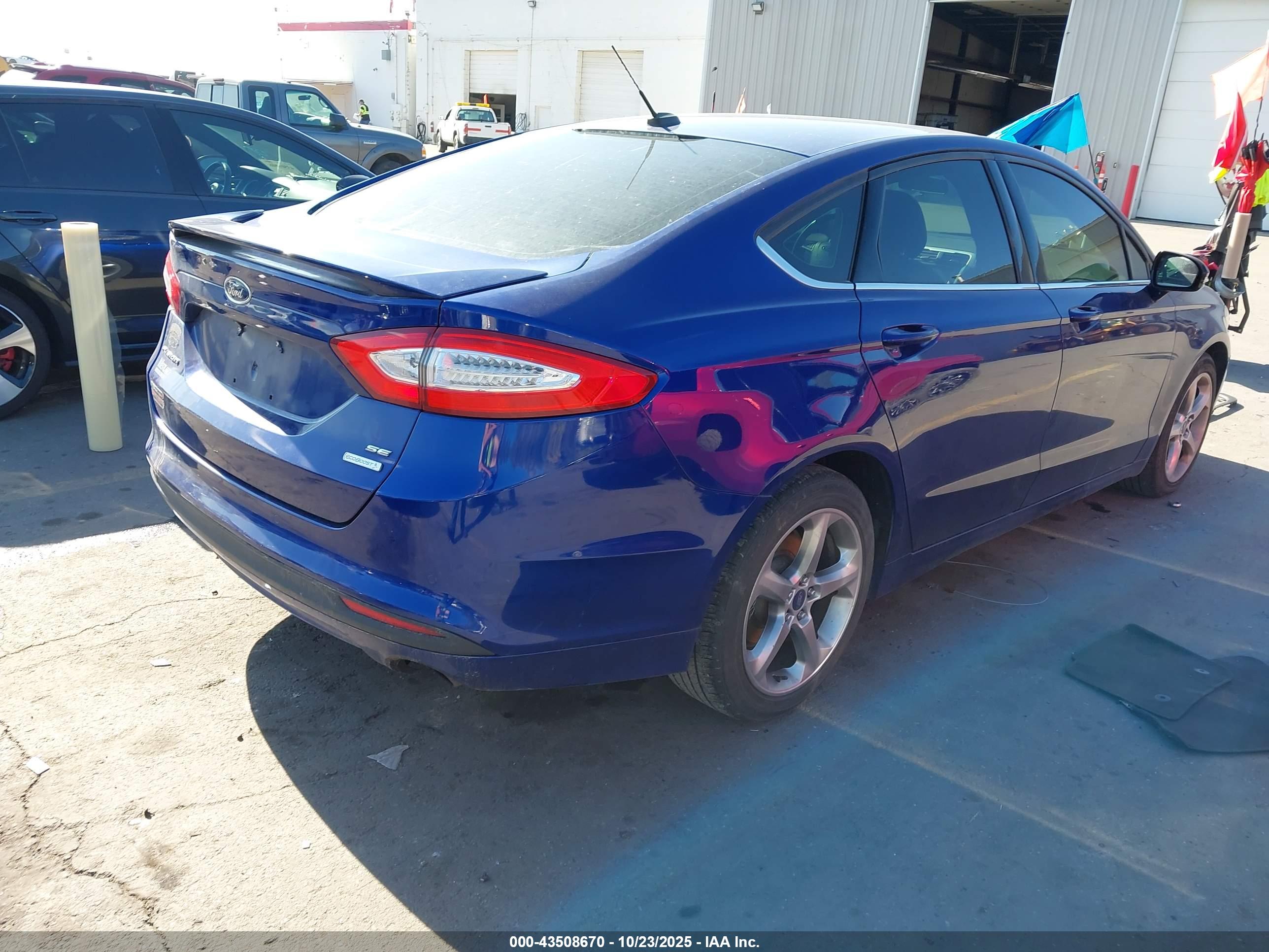 FORD FUSION image 4