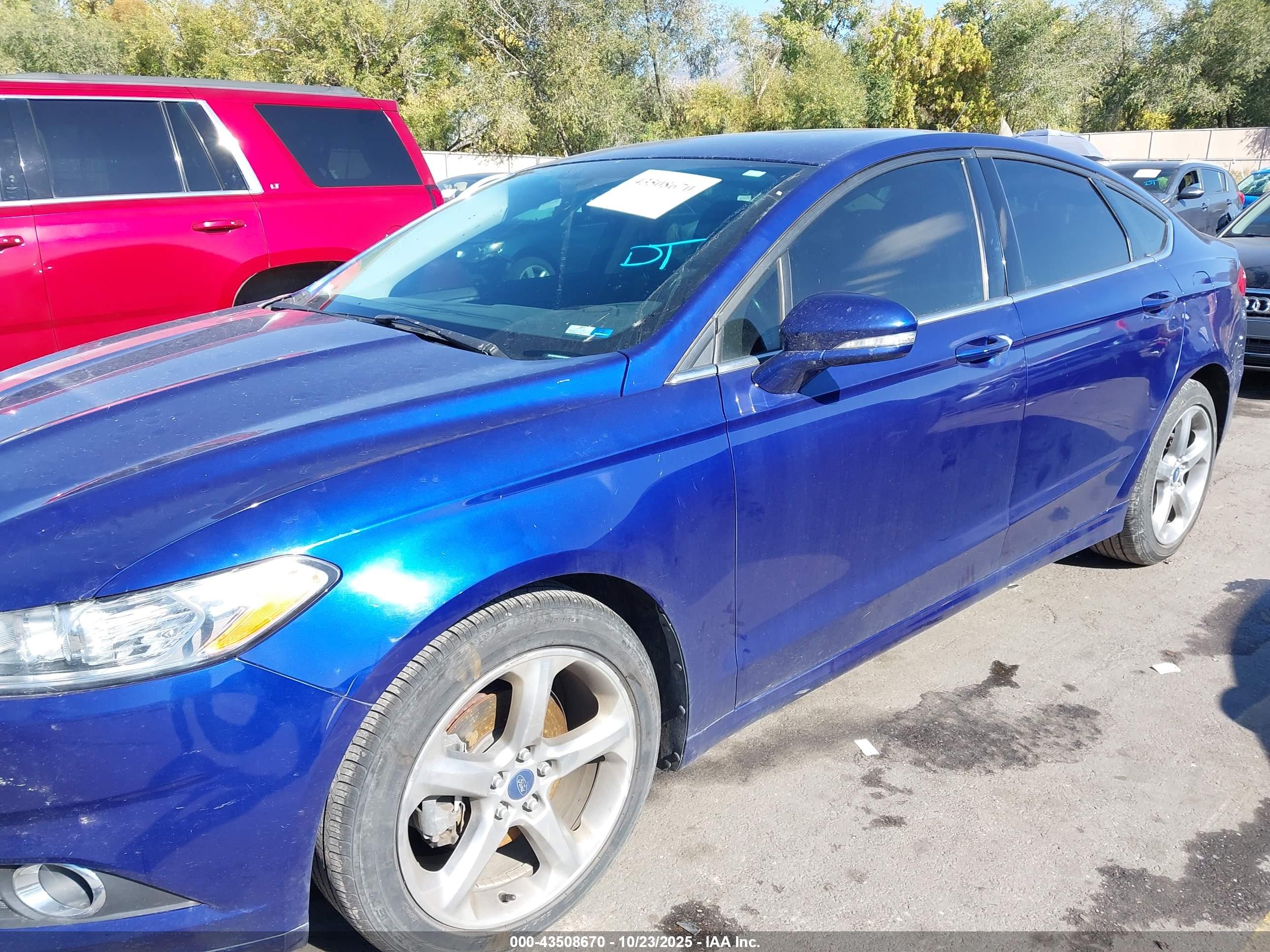 FORD FUSION image 6