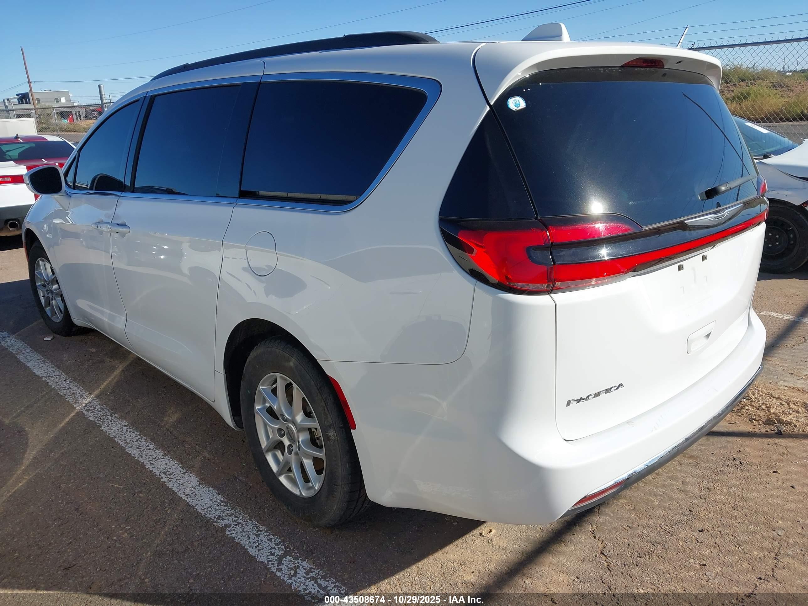 CHRYSLER PACIFICA image 3