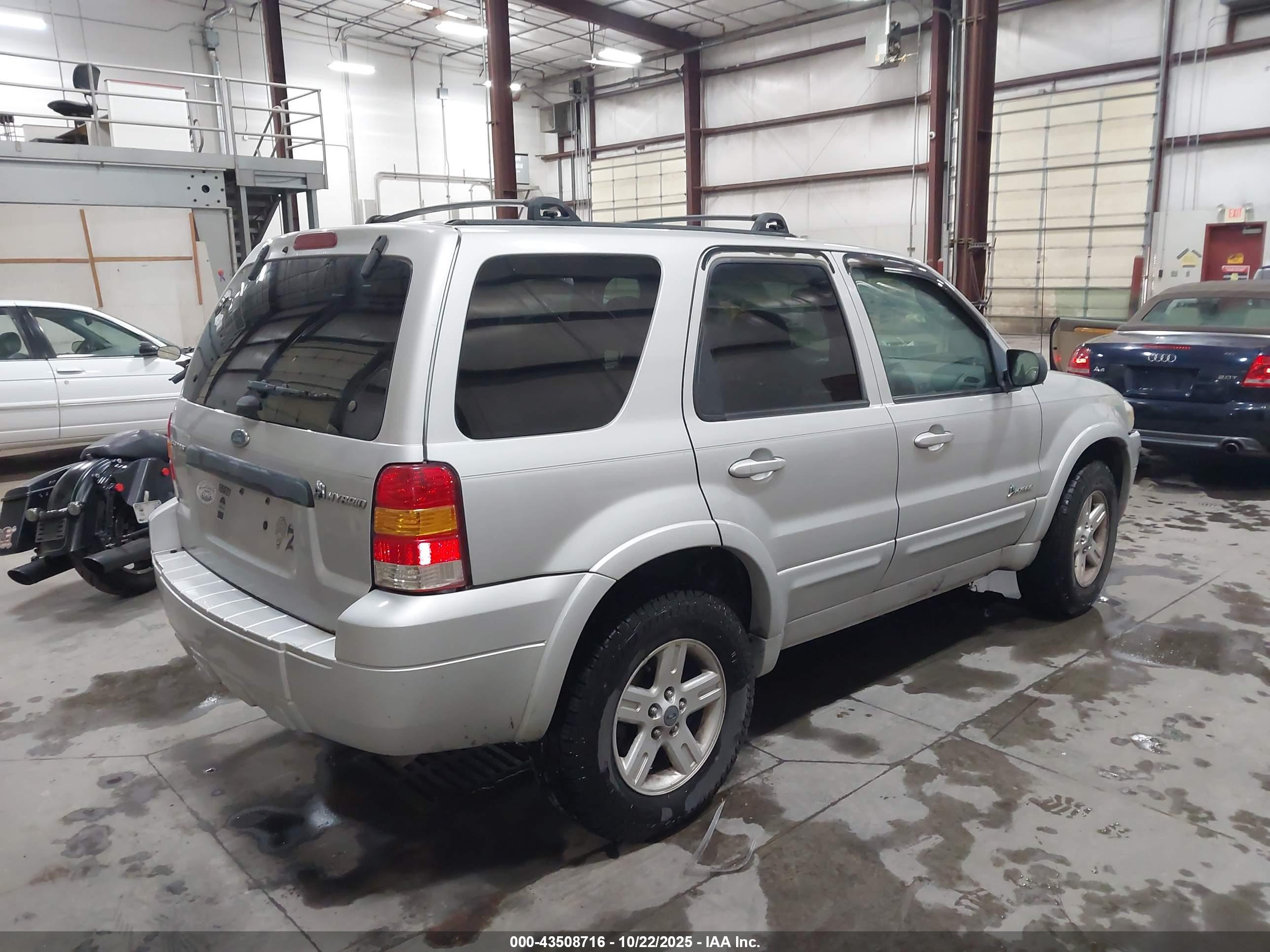 FORD ESCAPE image 4