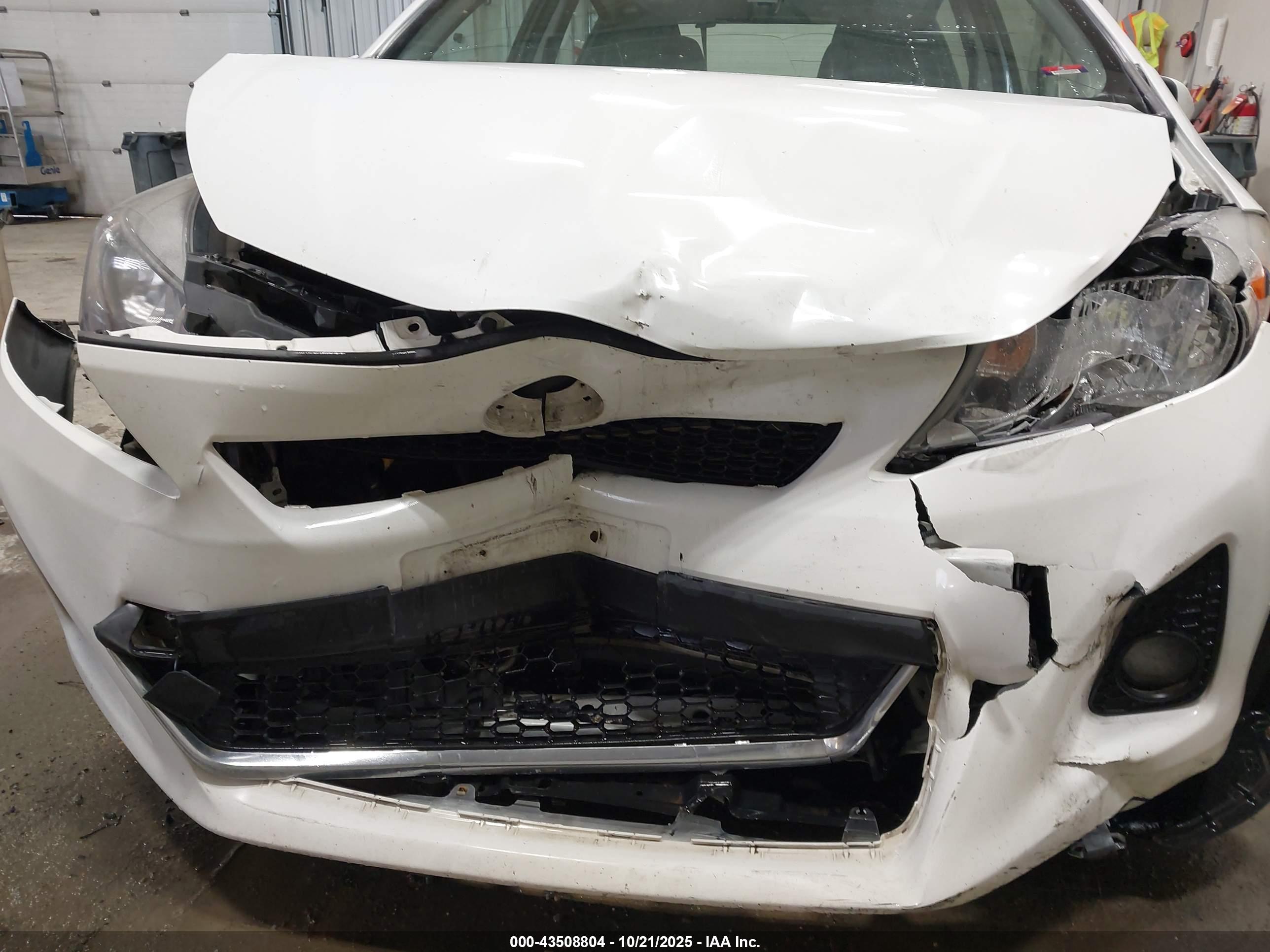 TOYOTA YARIS image 6
