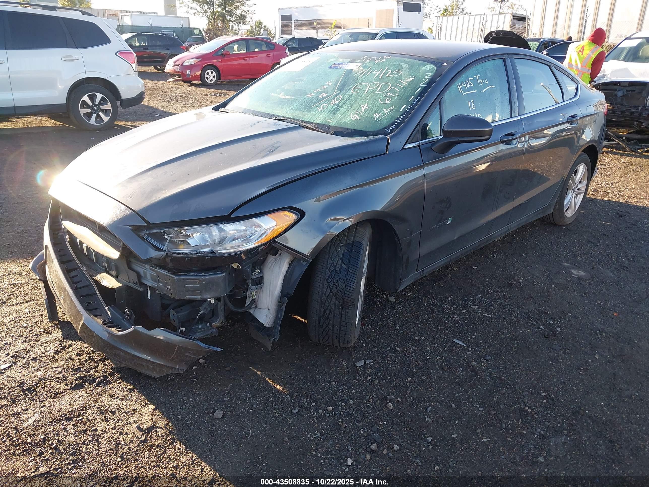 FORD FUSION image 2