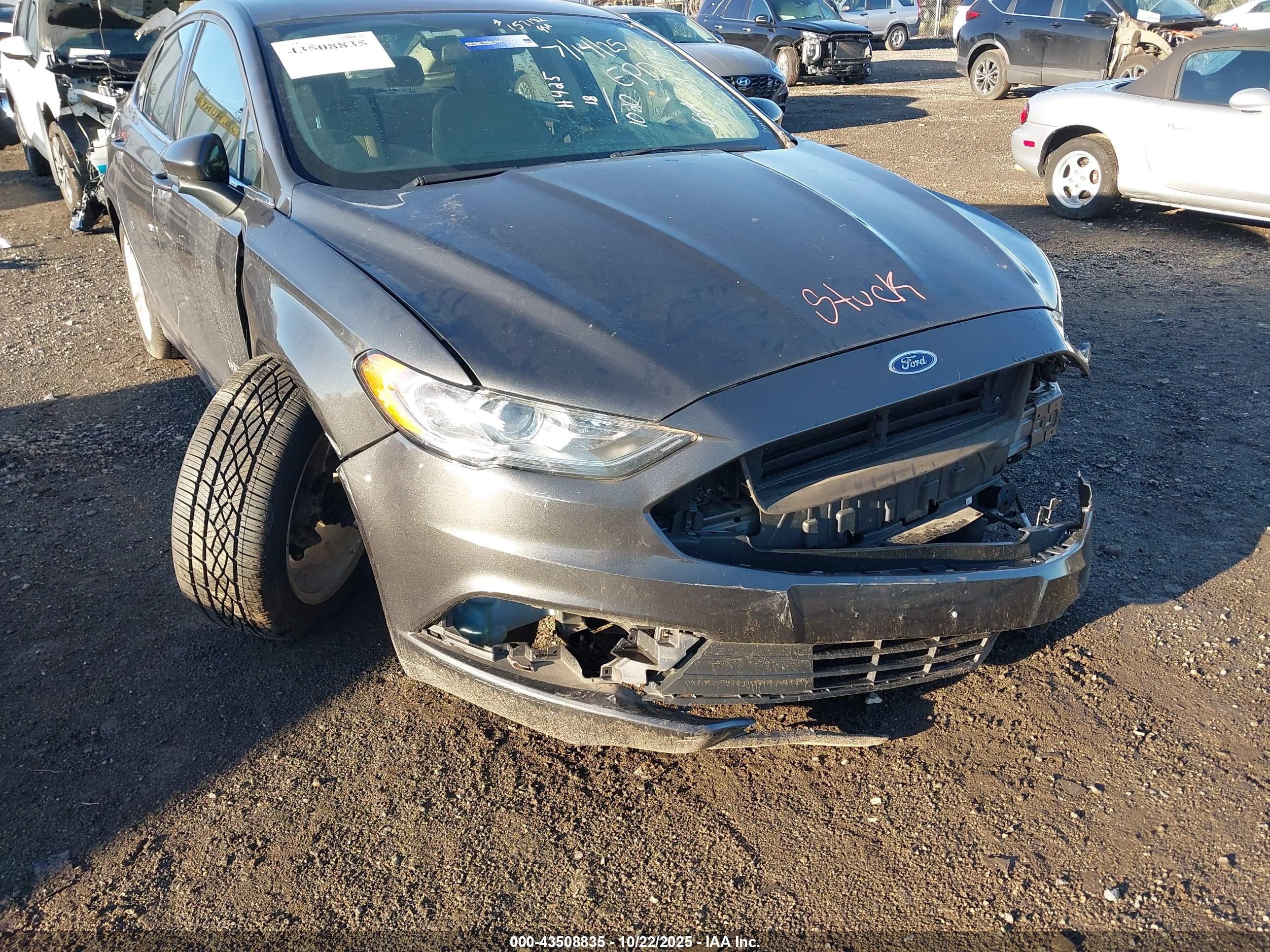 FORD FUSION image 6