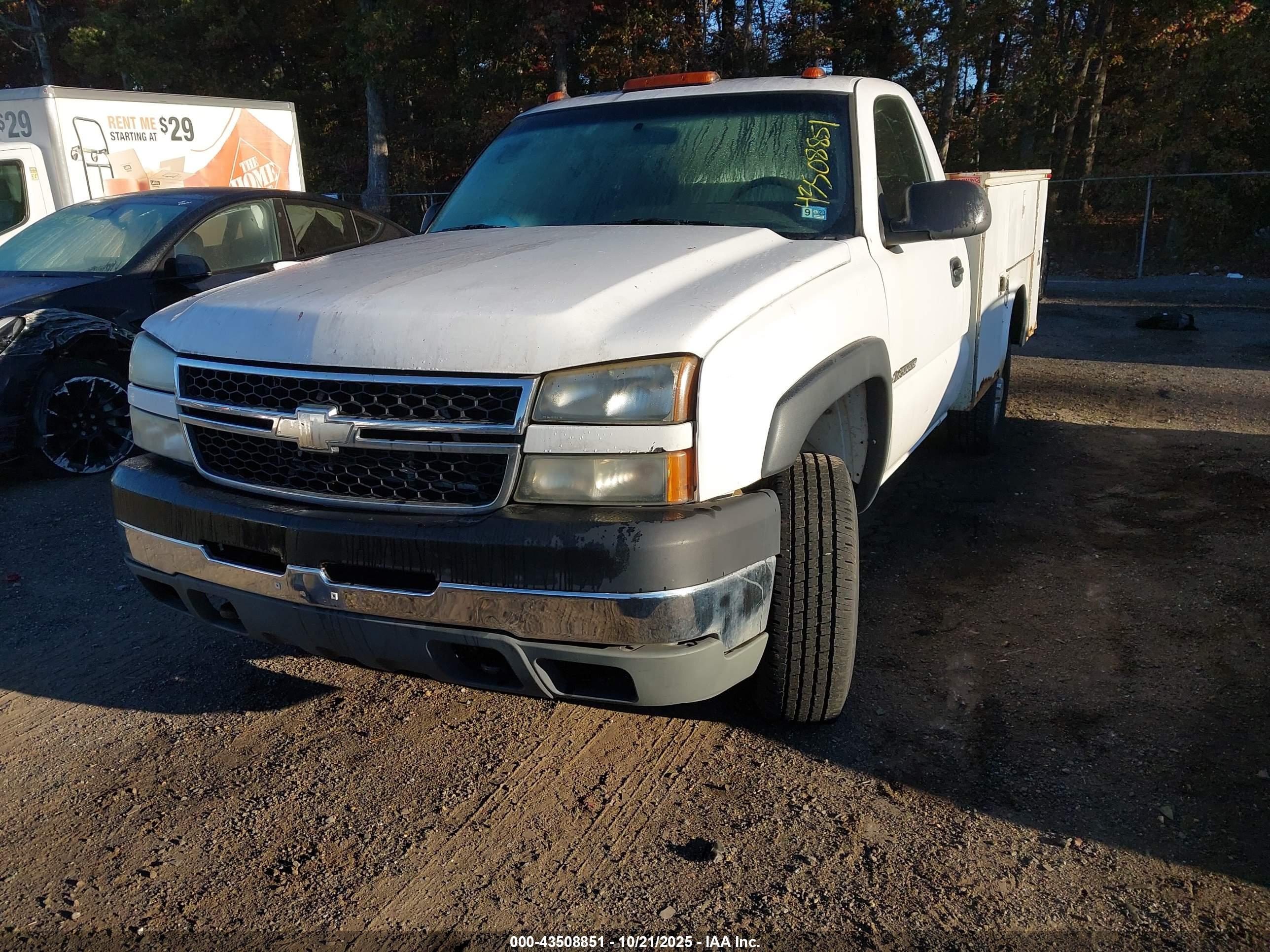 CHEVROLET SILVERADO image 6