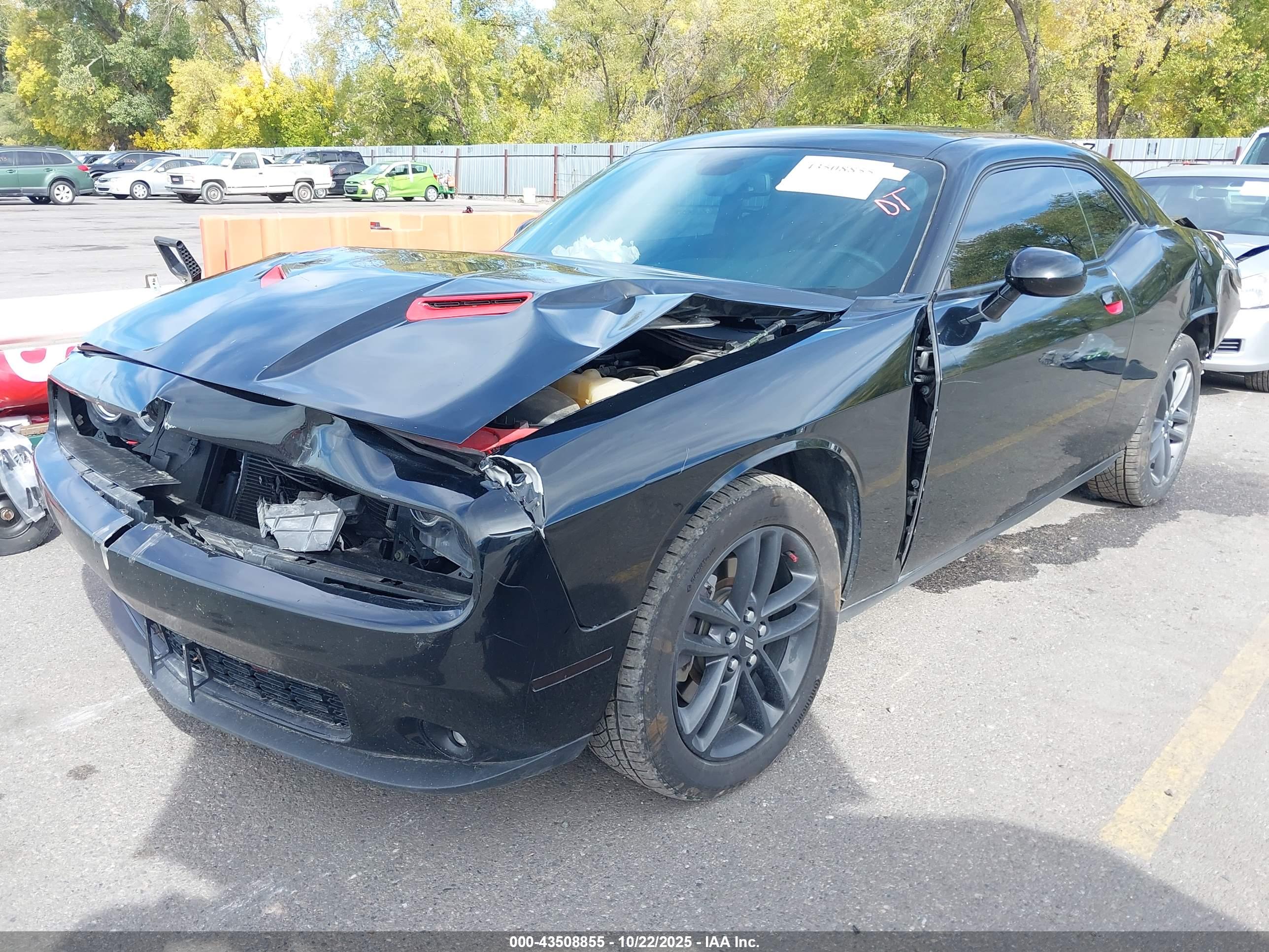 DODGE CHALLENGER image 2