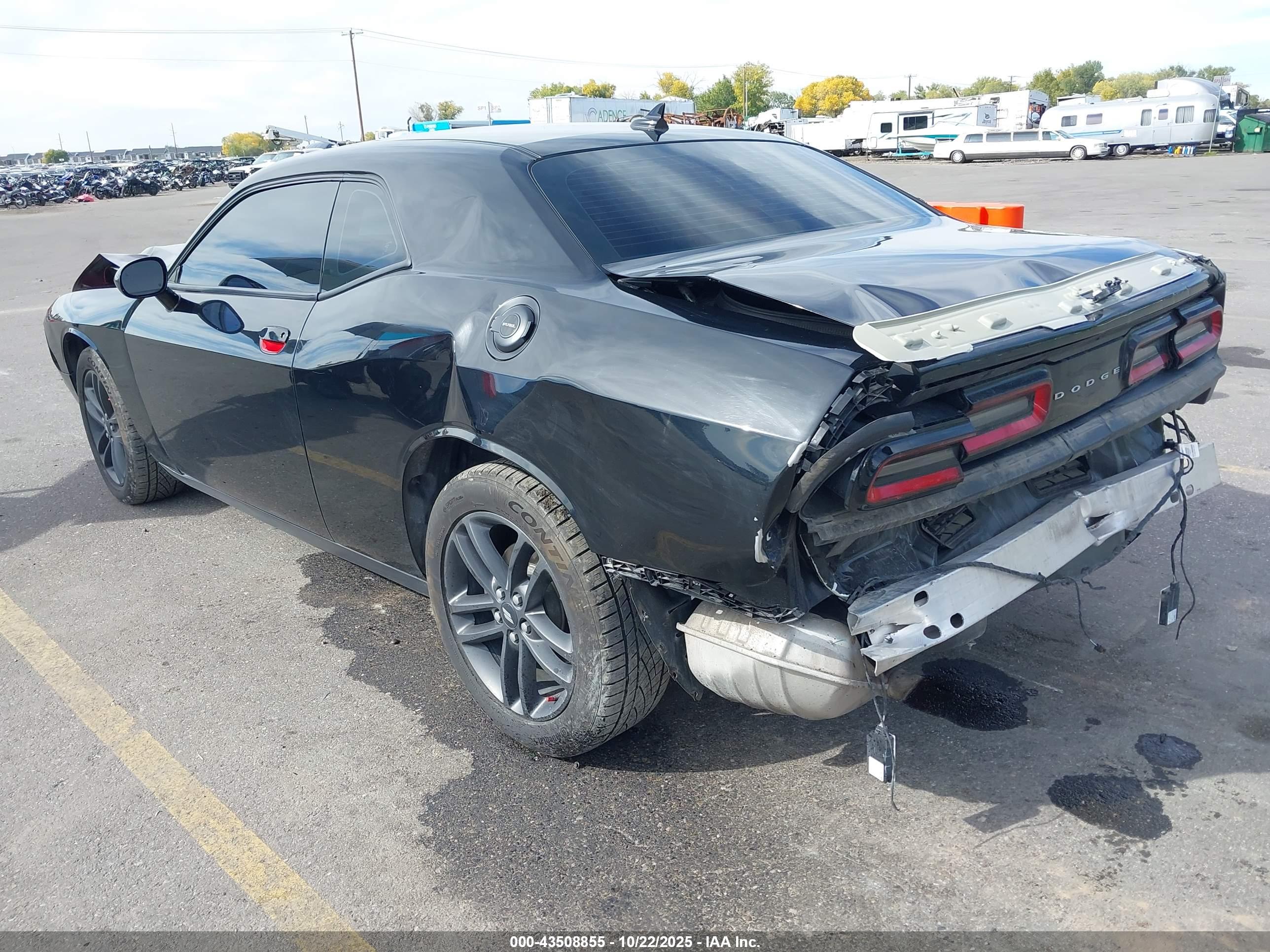 DODGE CHALLENGER image 3