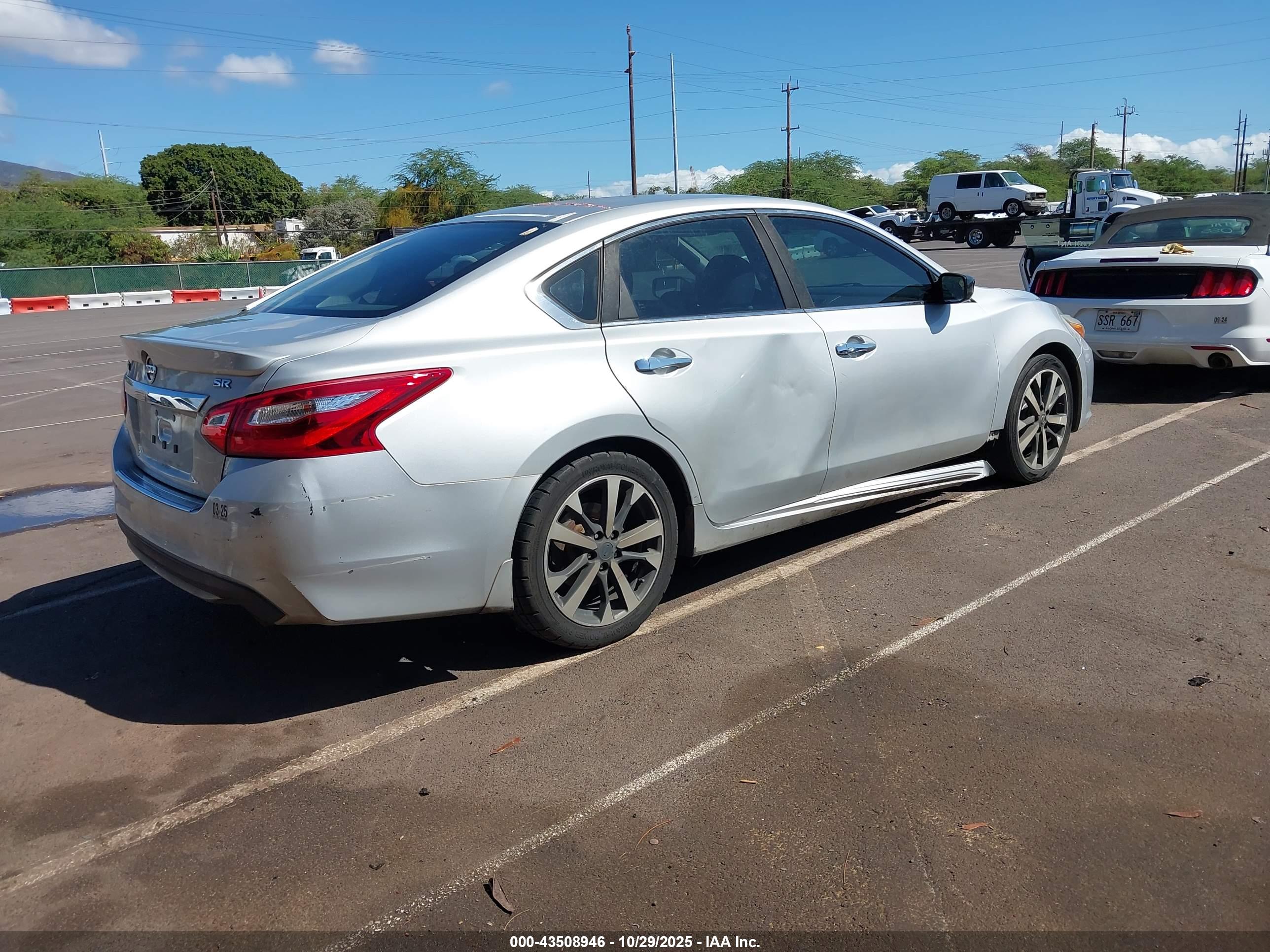 NISSAN ALTIMA image 4