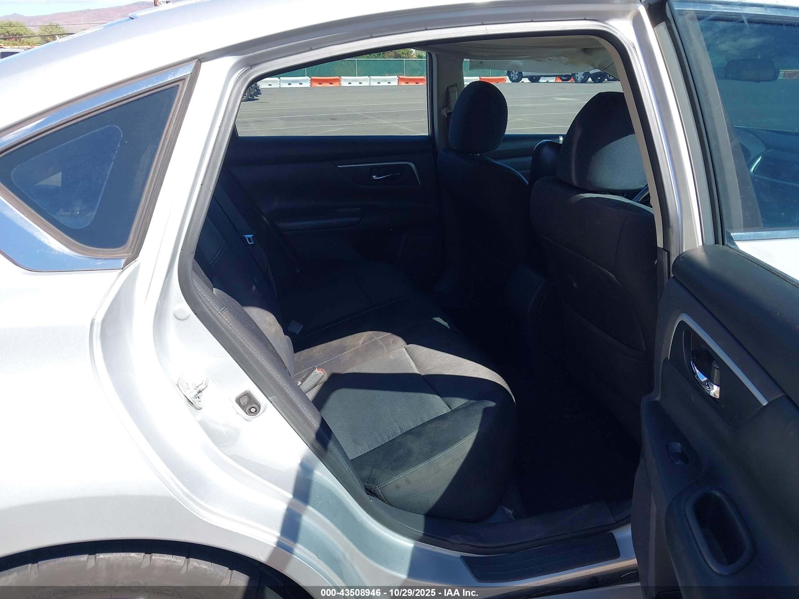 NISSAN ALTIMA image 8