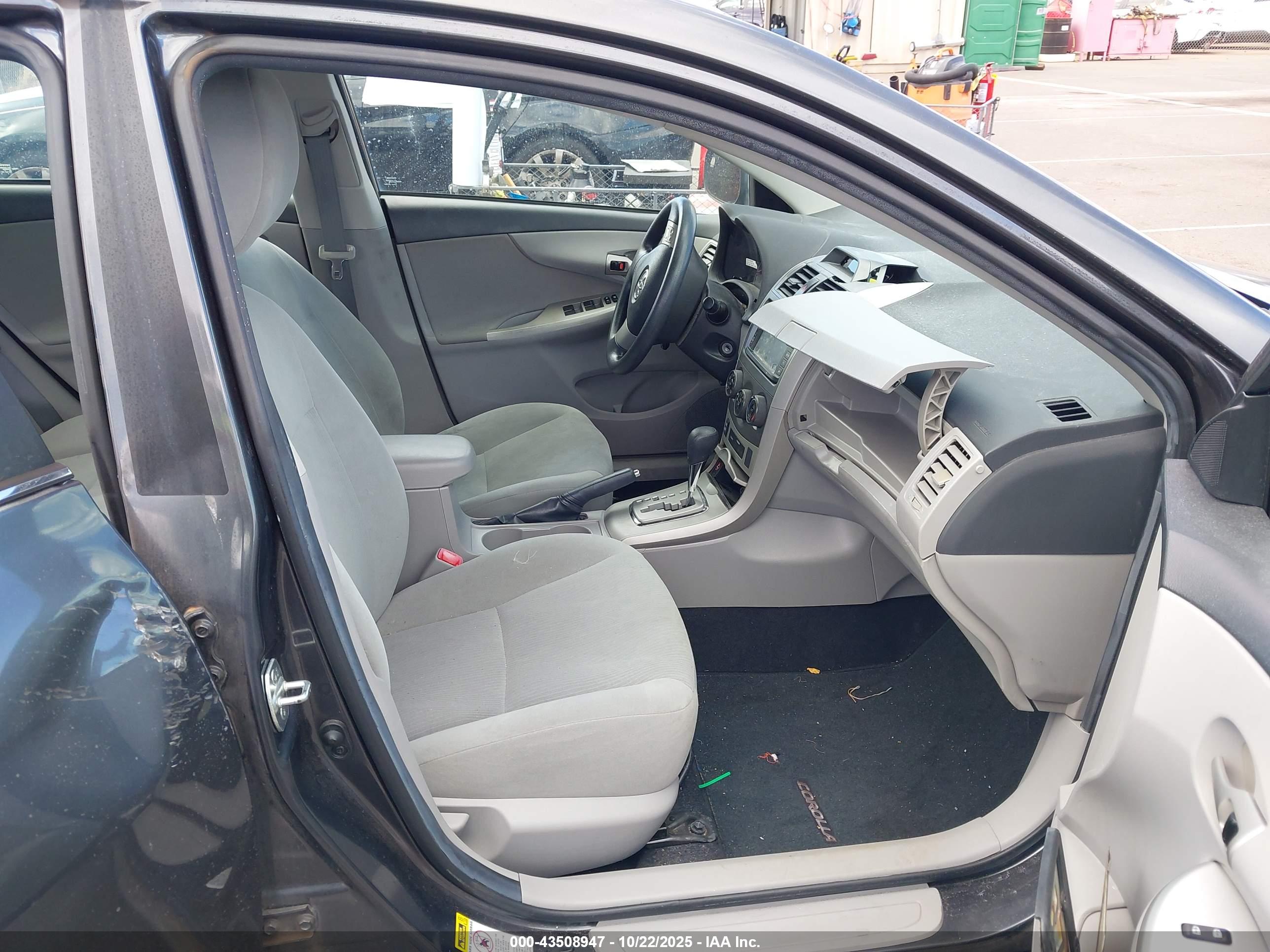 TOYOTA COROLLA image 5