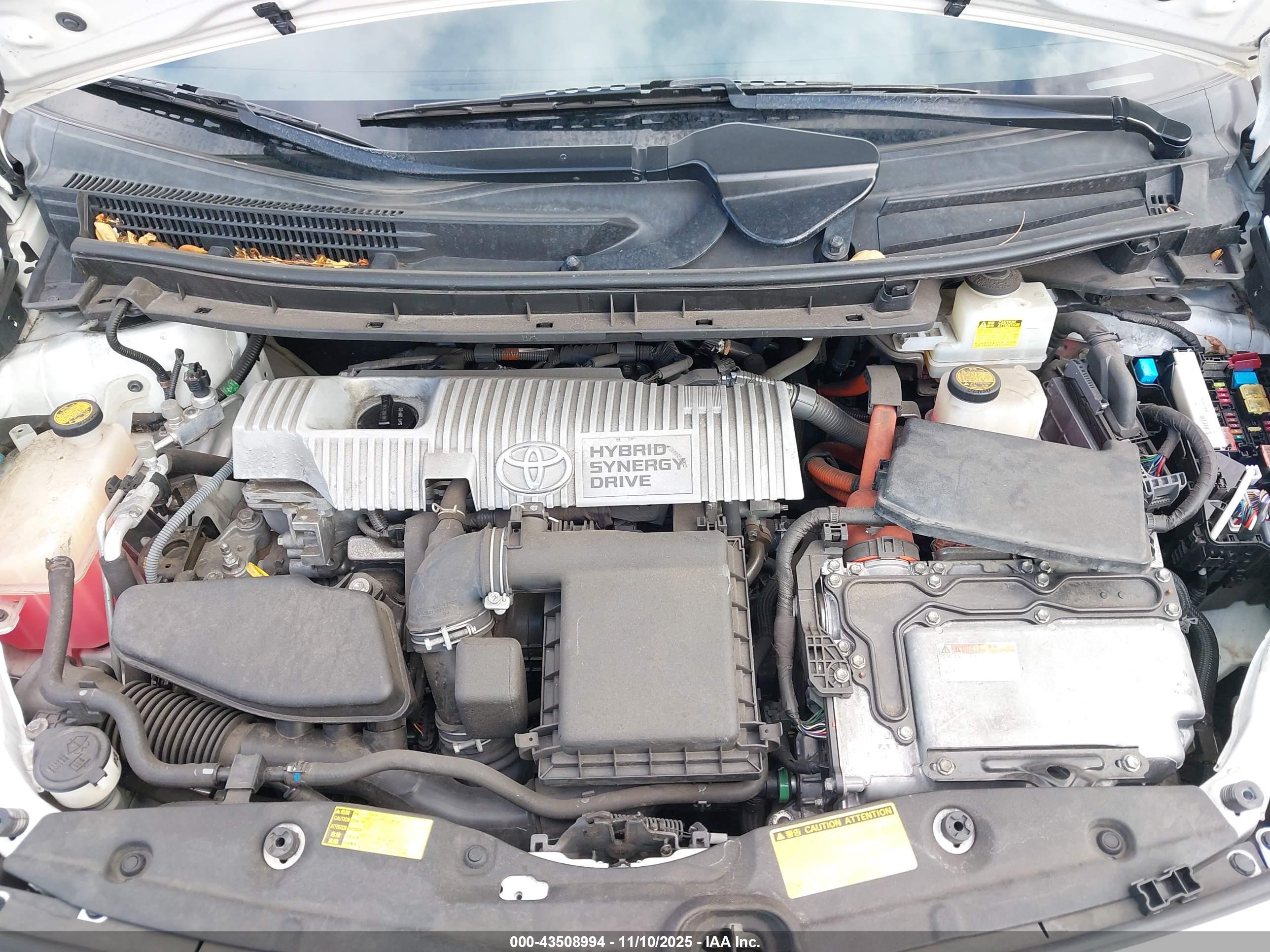 TOYOTA PRIUS image 10