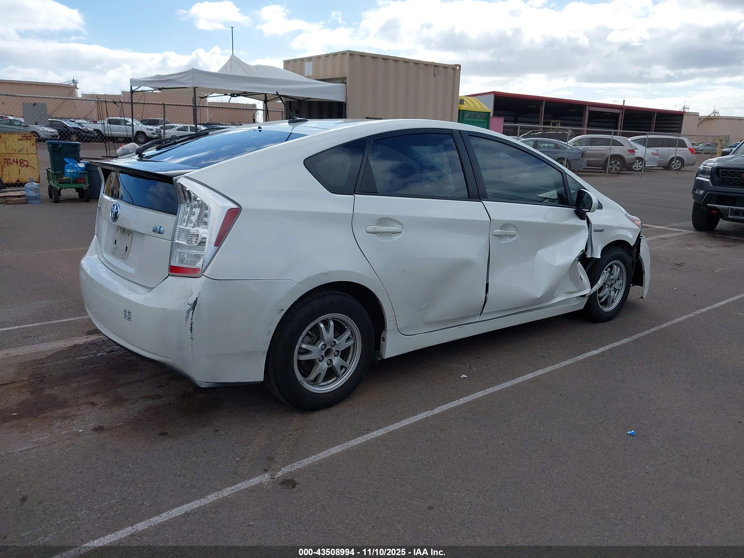 TOYOTA PRIUS image 4