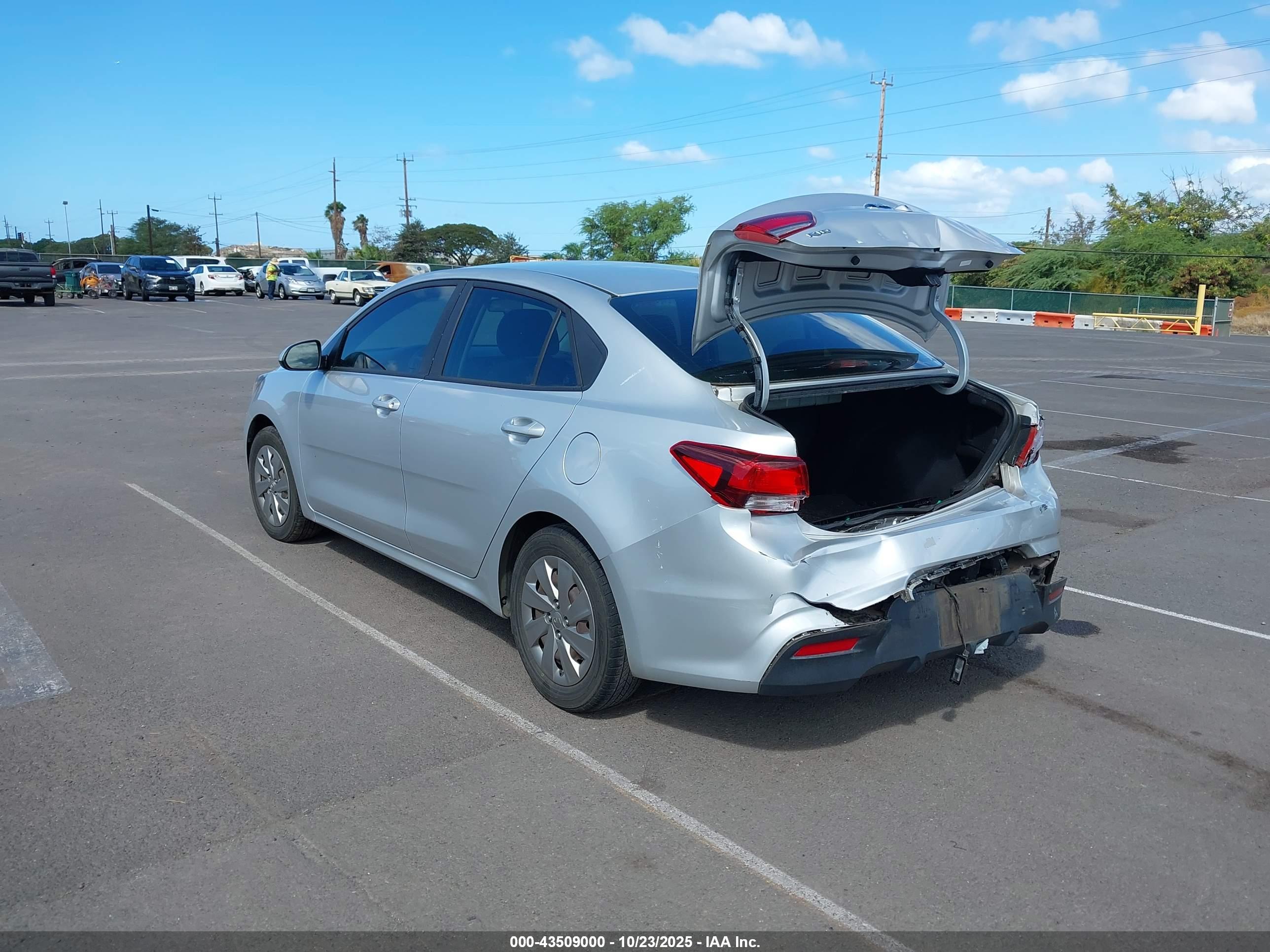 KIA RIO image 3