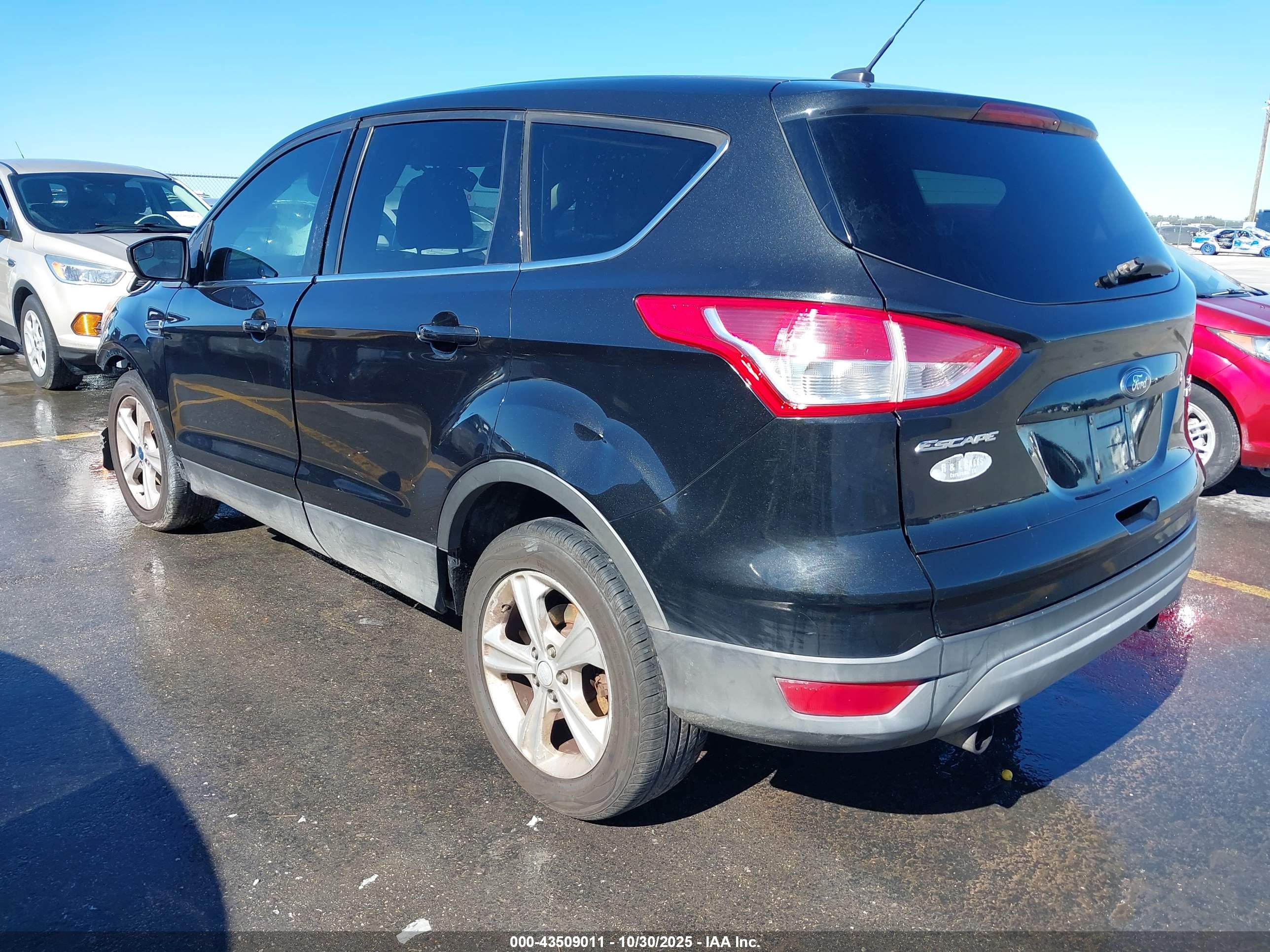 FORD ESCAPE image 3