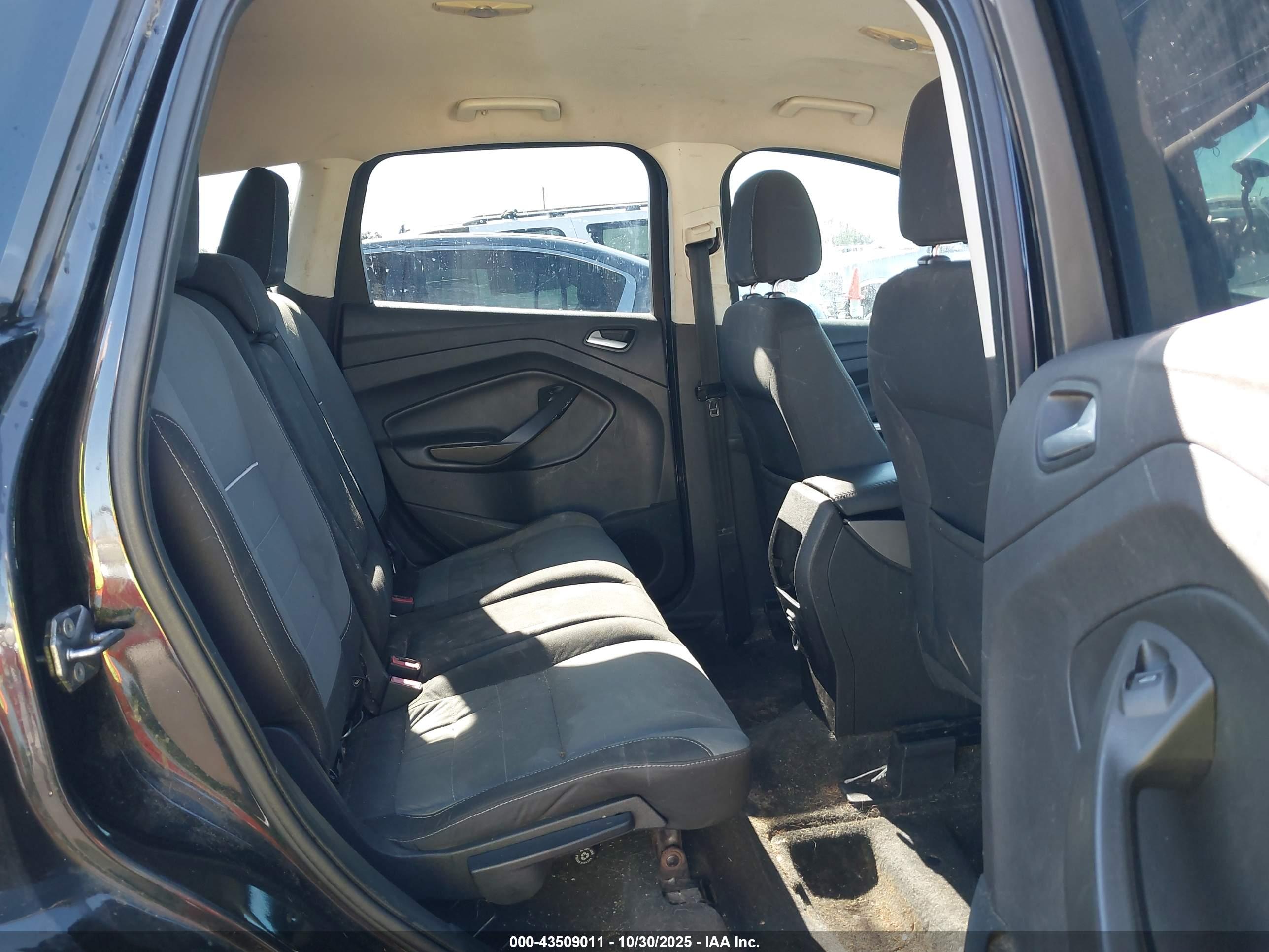 FORD ESCAPE image 8