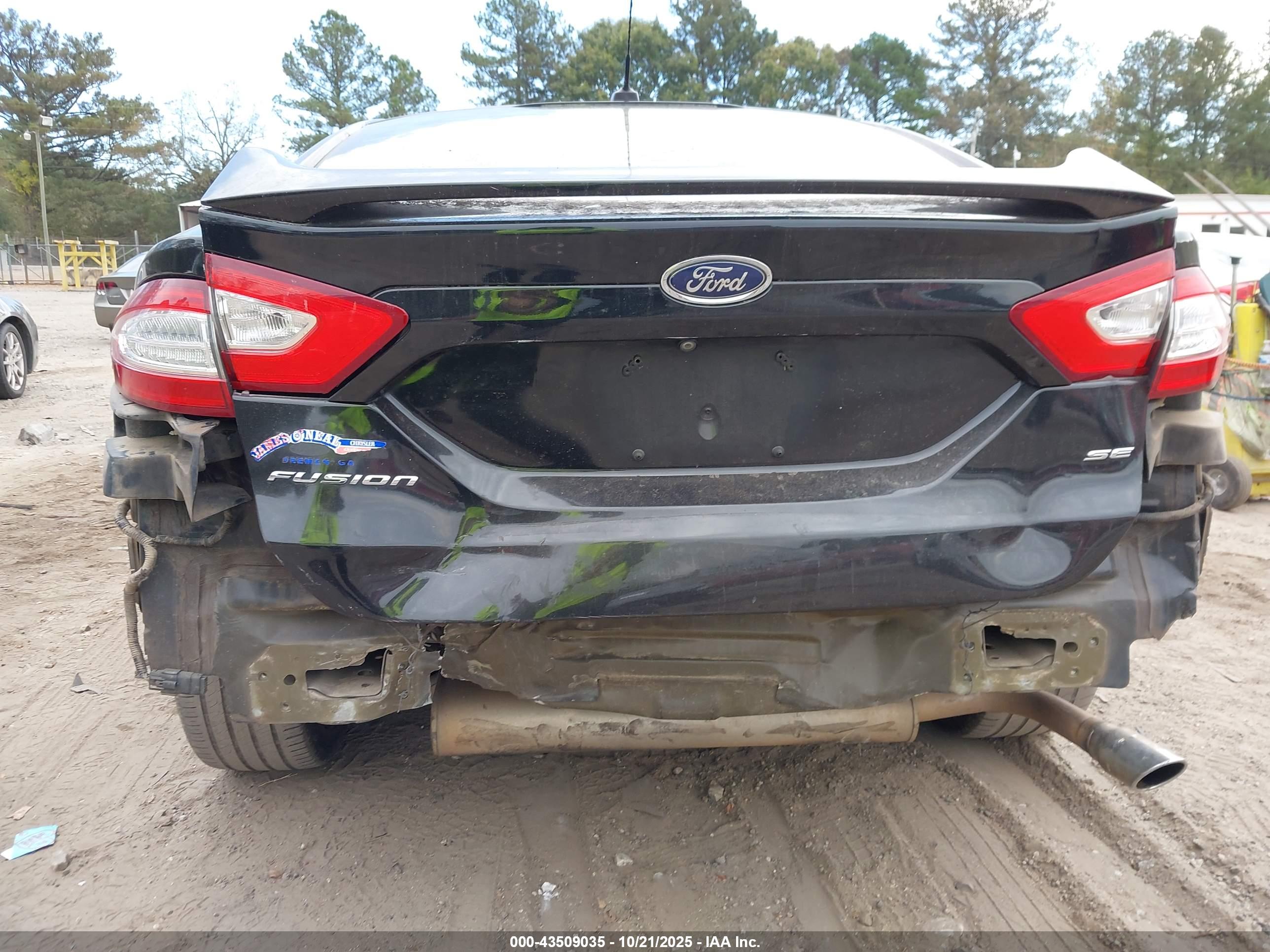 FORD FUSION image 6