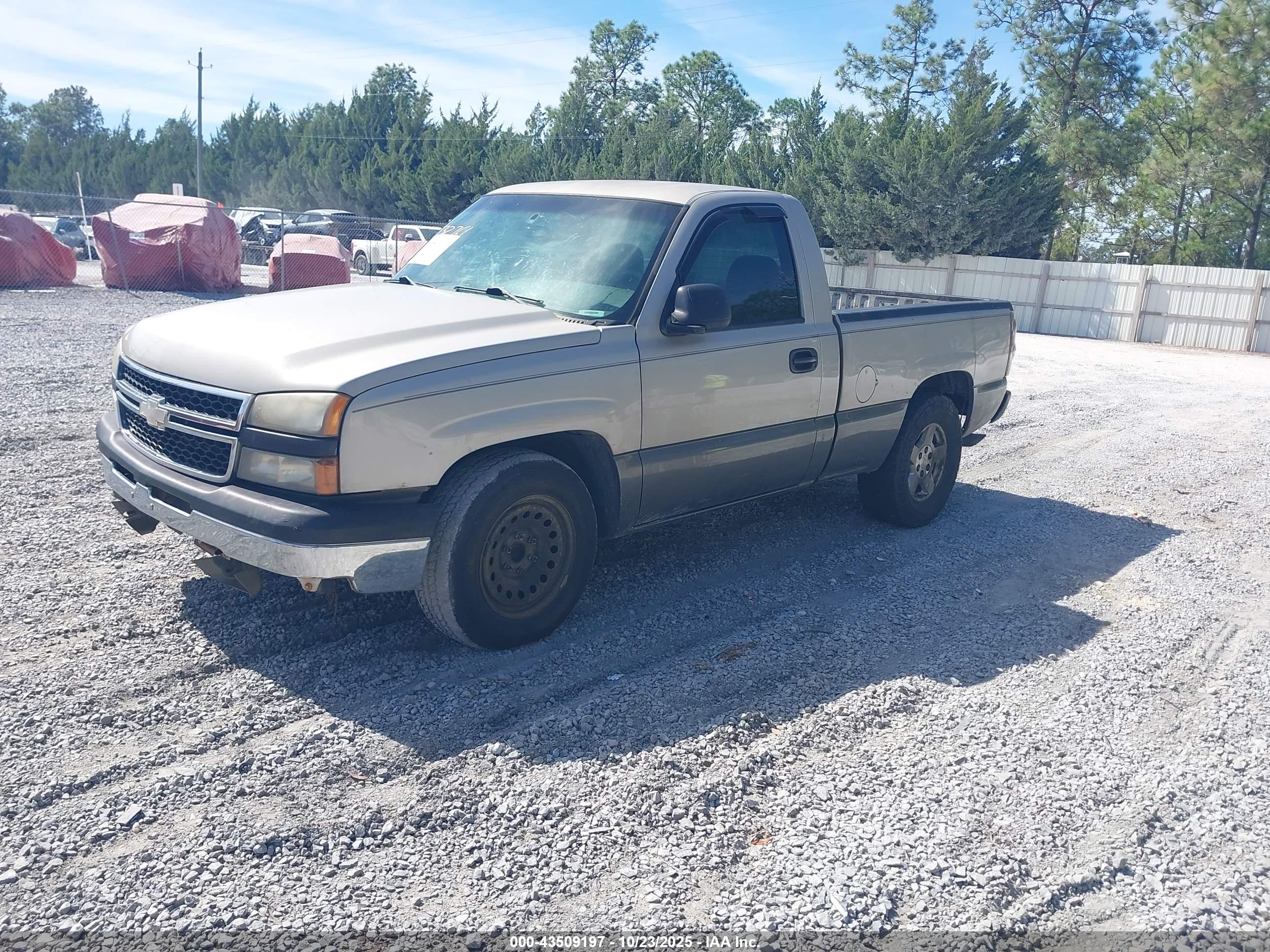 CHEVROLET SILVERADO image 2