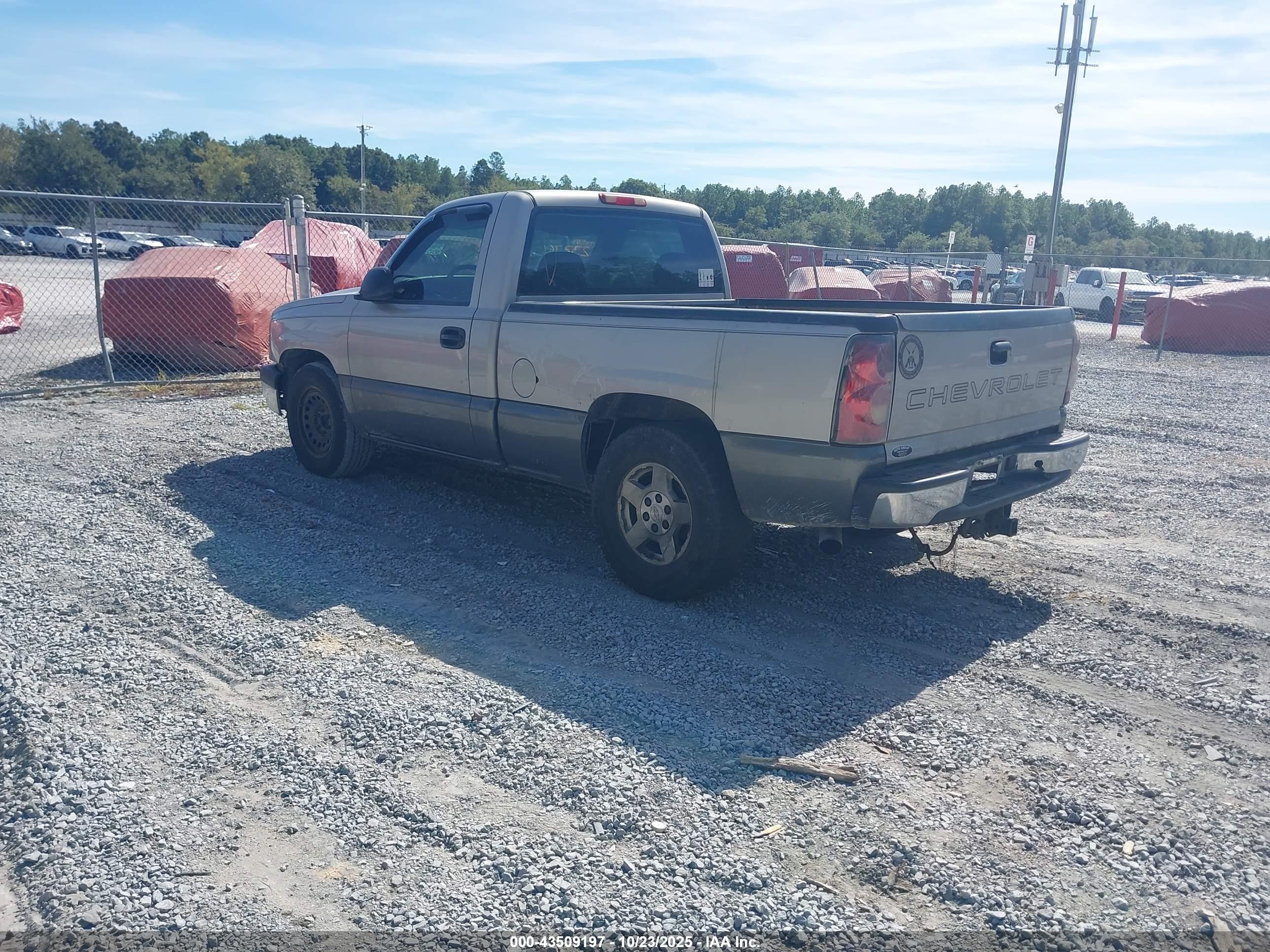 CHEVROLET SILVERADO image 3