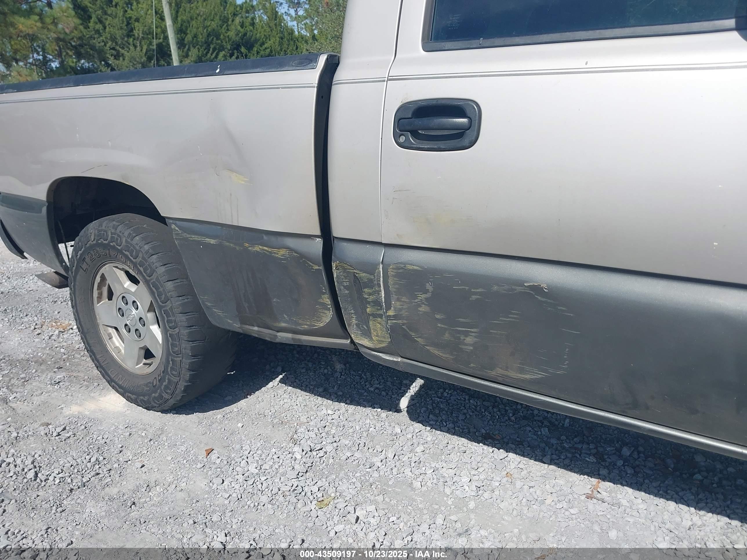 CHEVROLET SILVERADO image 6