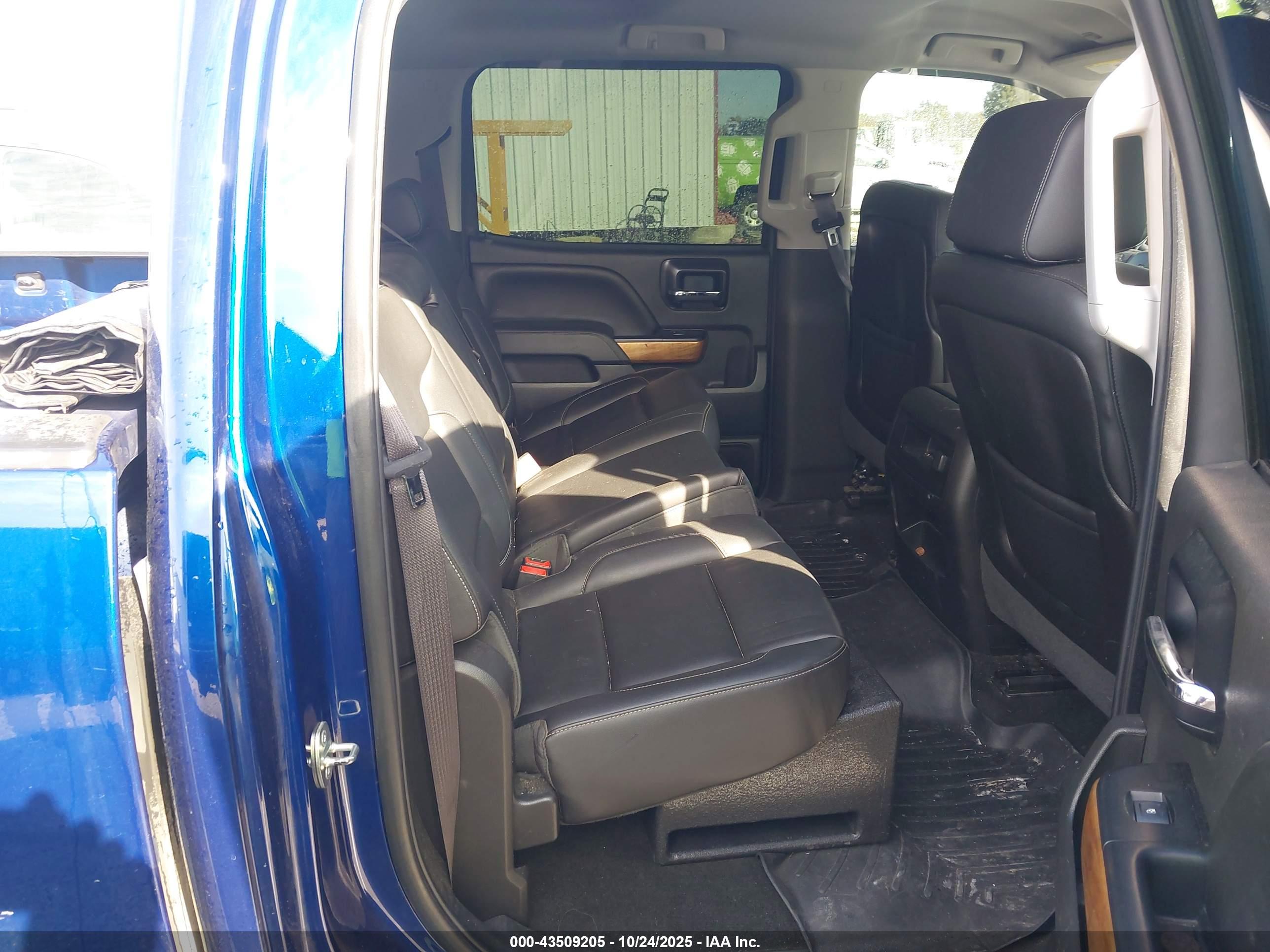 CHEVROLET SILVERADO image 8