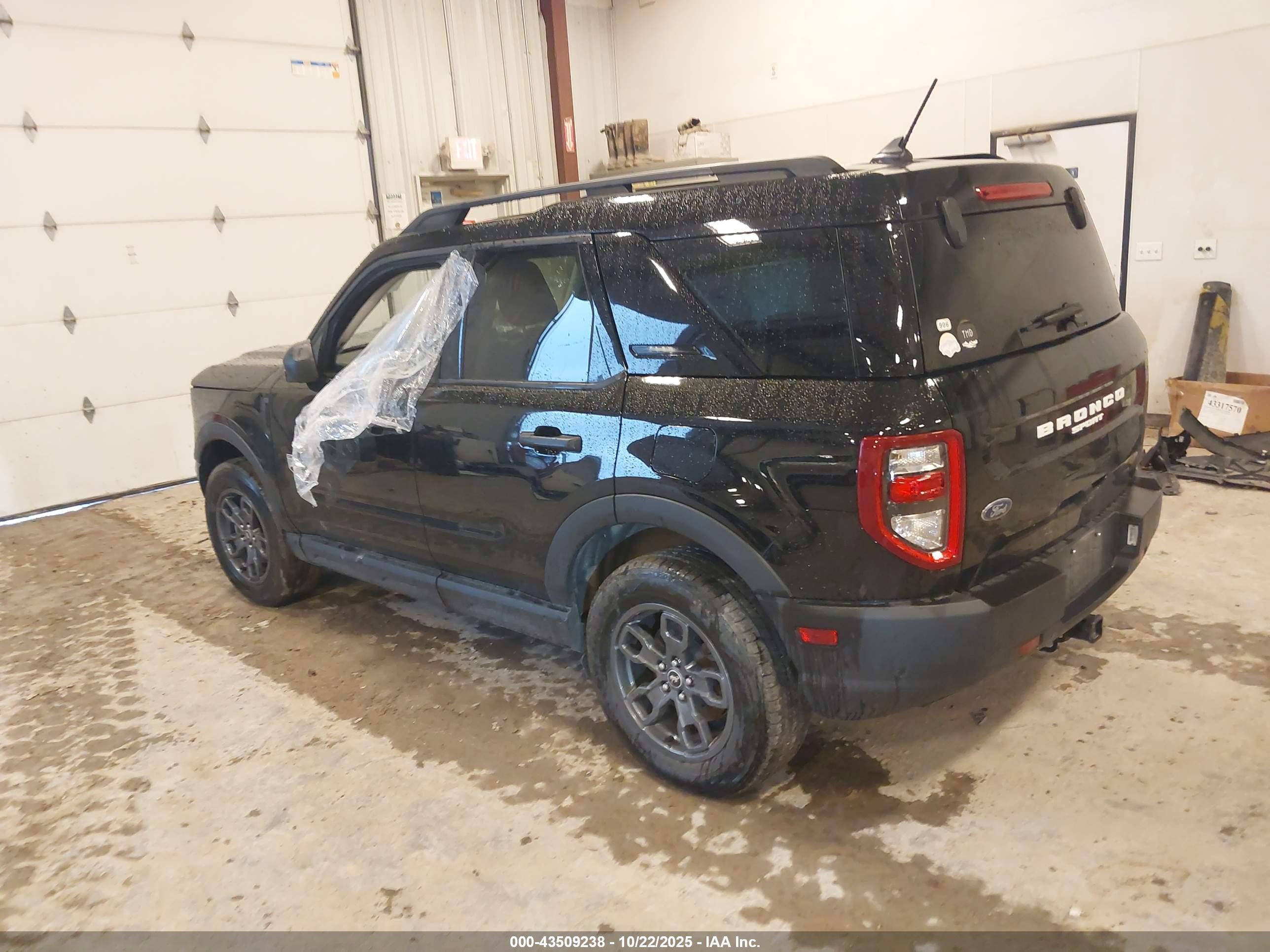 FORD BRONCO image 3
