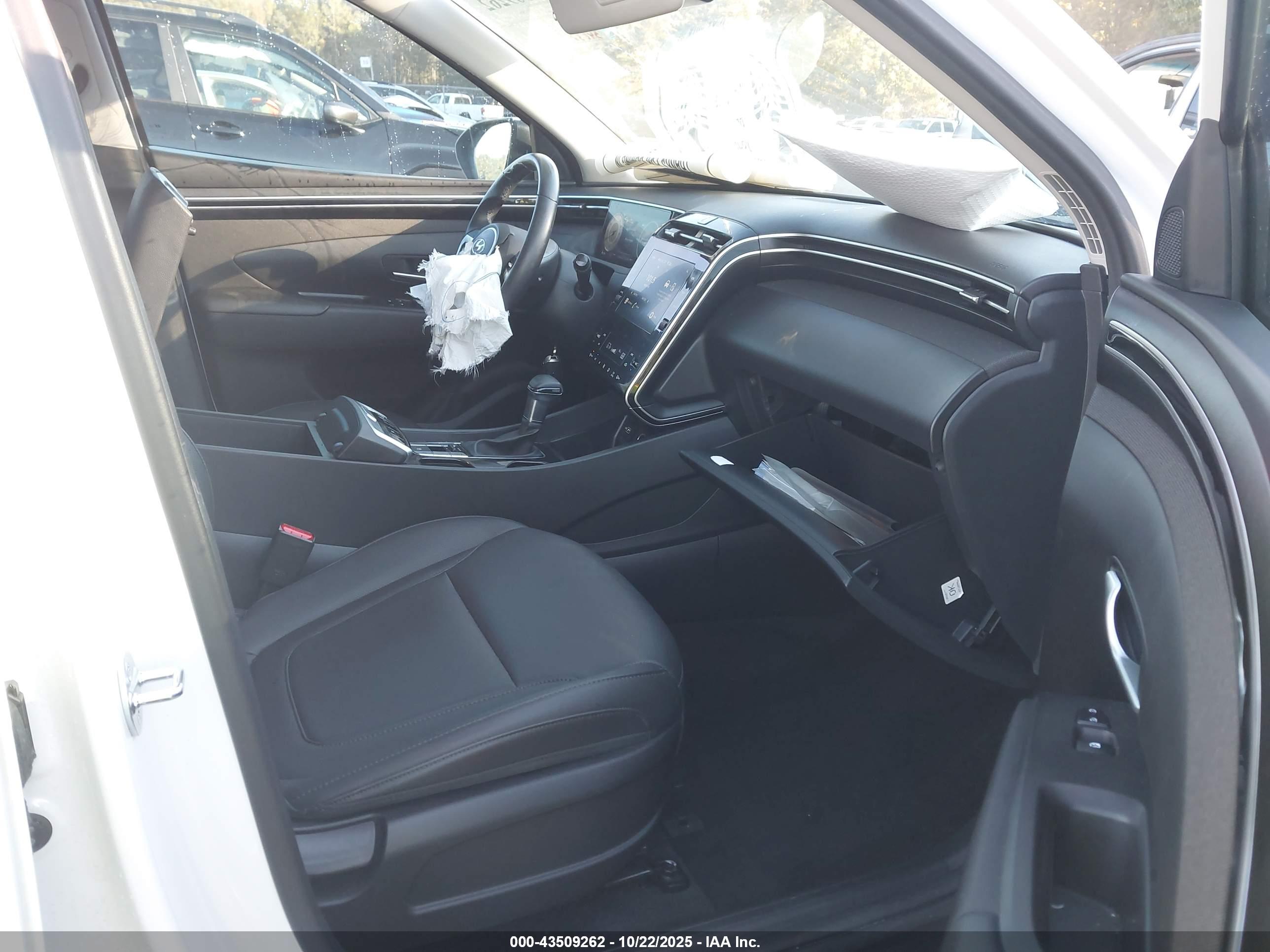 HYUNDAI TUCSON image 5