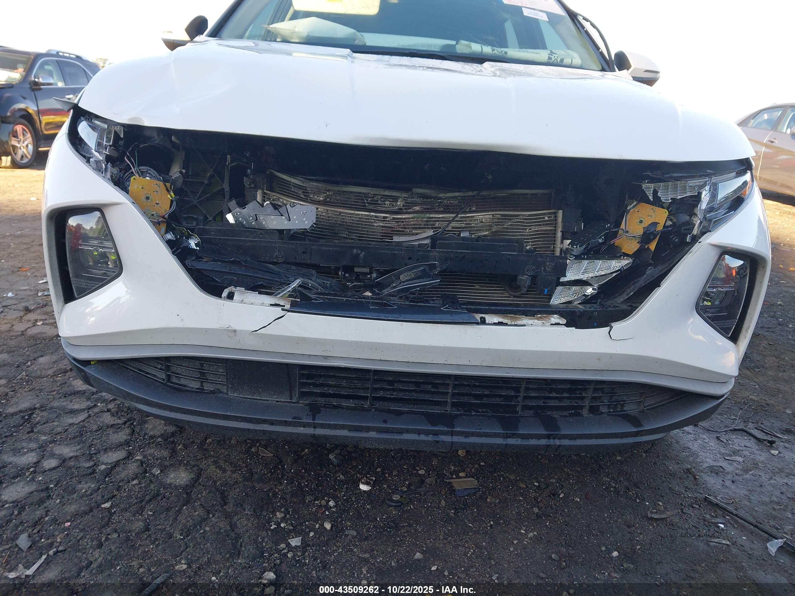 HYUNDAI TUCSON image 6