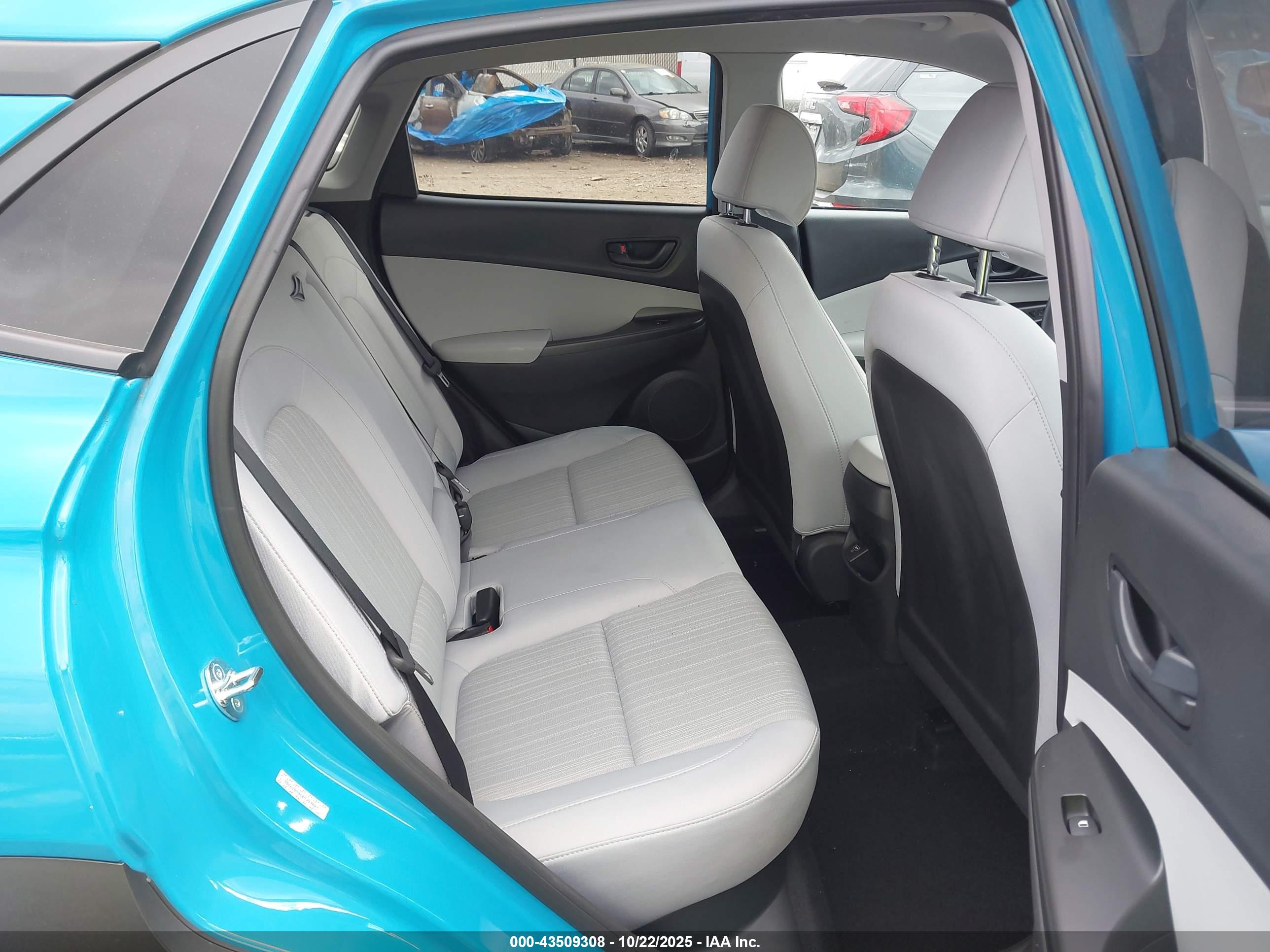 HYUNDAI KONA image 8