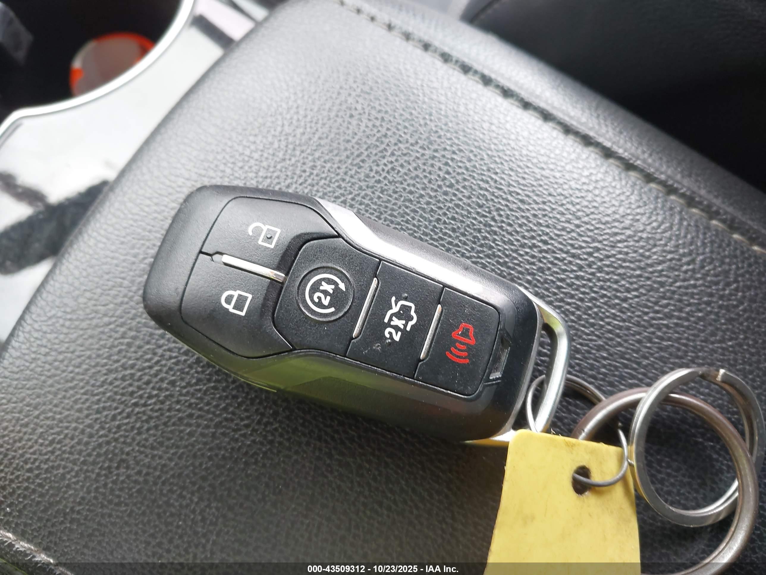 FORD FUSION image 11