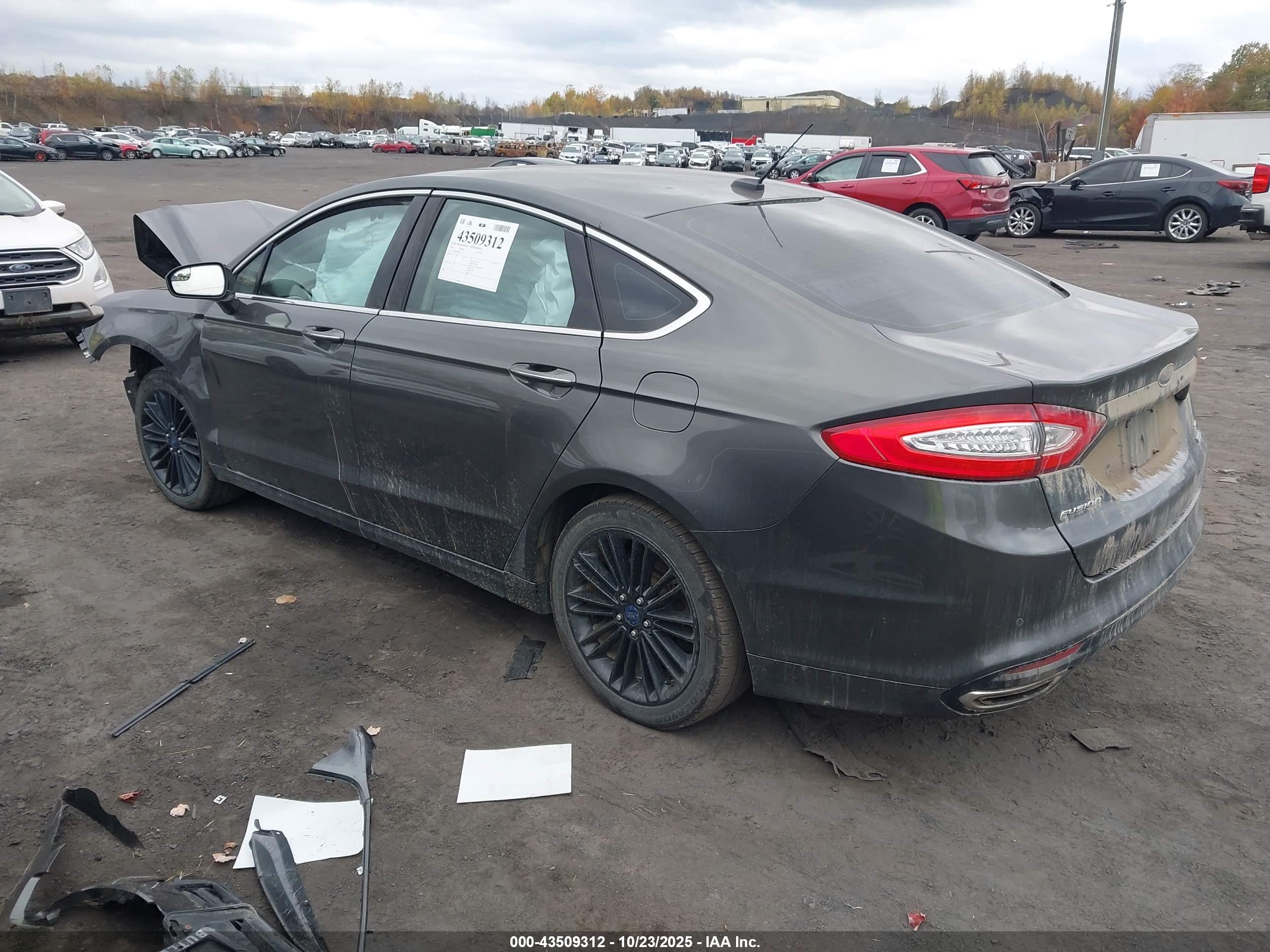 FORD FUSION image 3