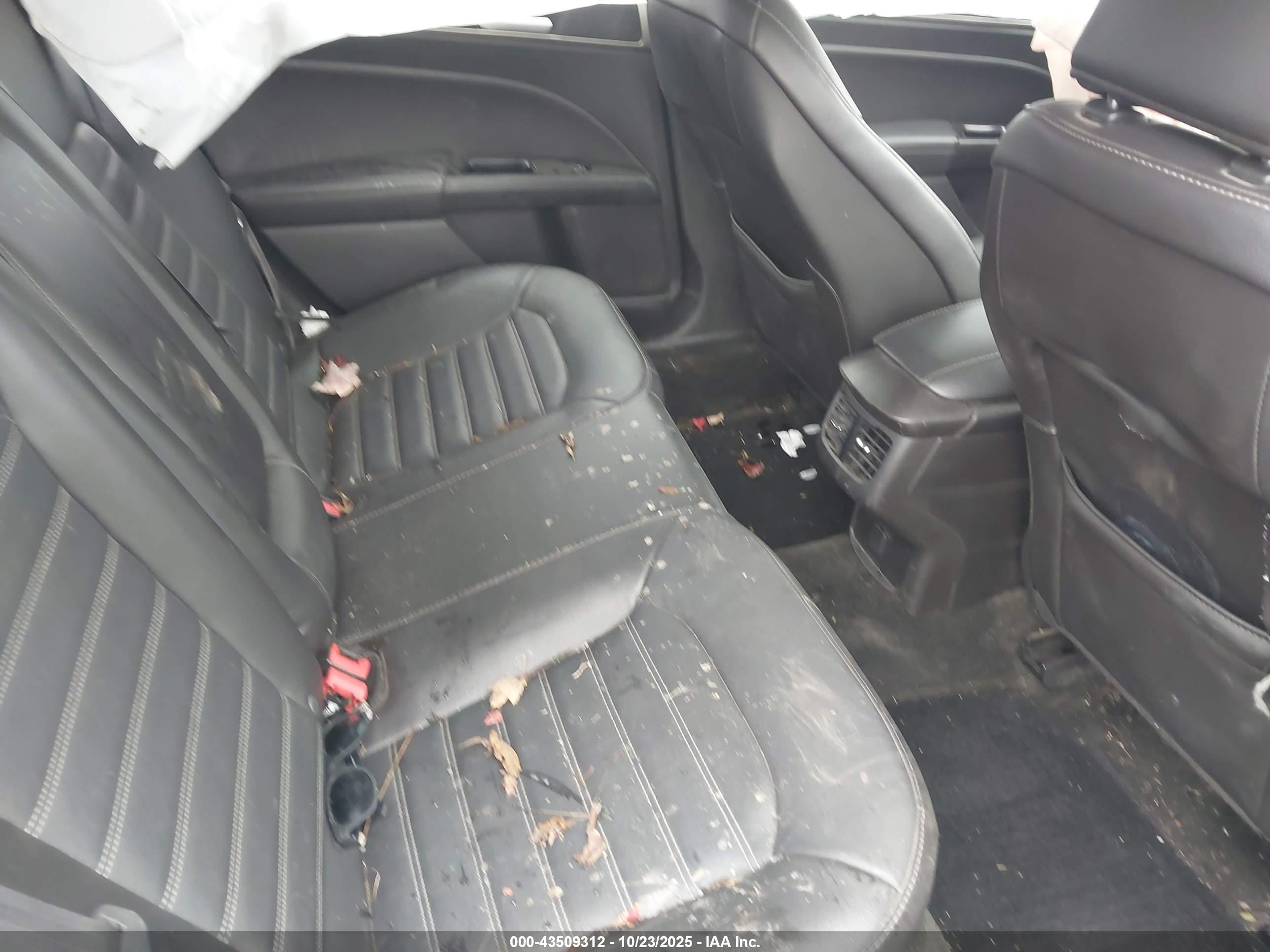 FORD FUSION image 8