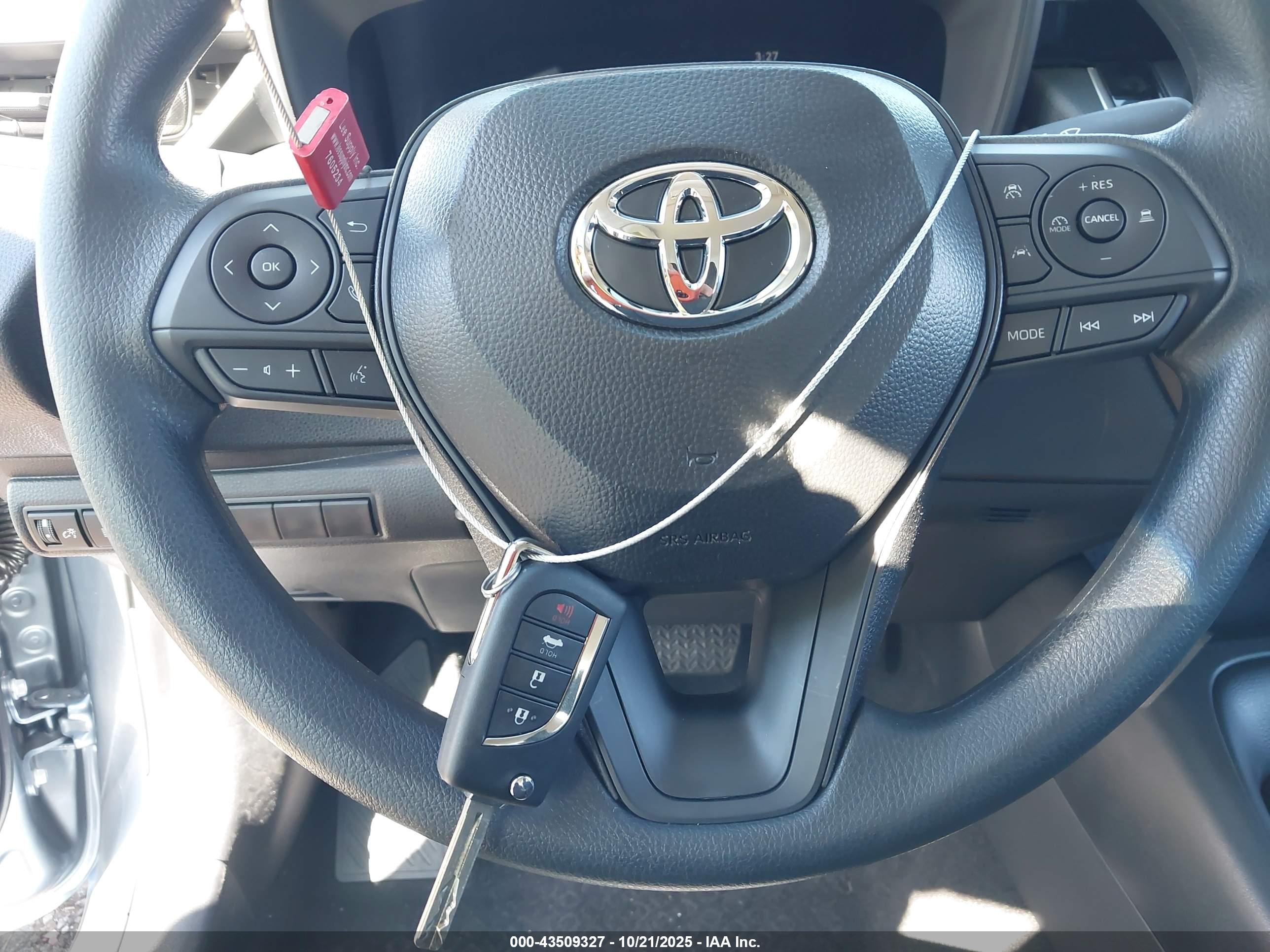 TOYOTA COROLLA image 11