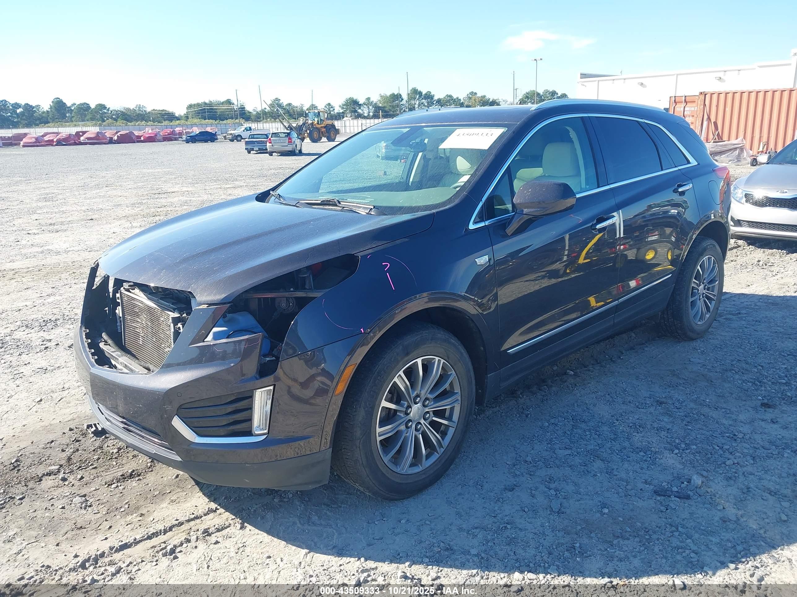 CADILLAC XT5 image 2