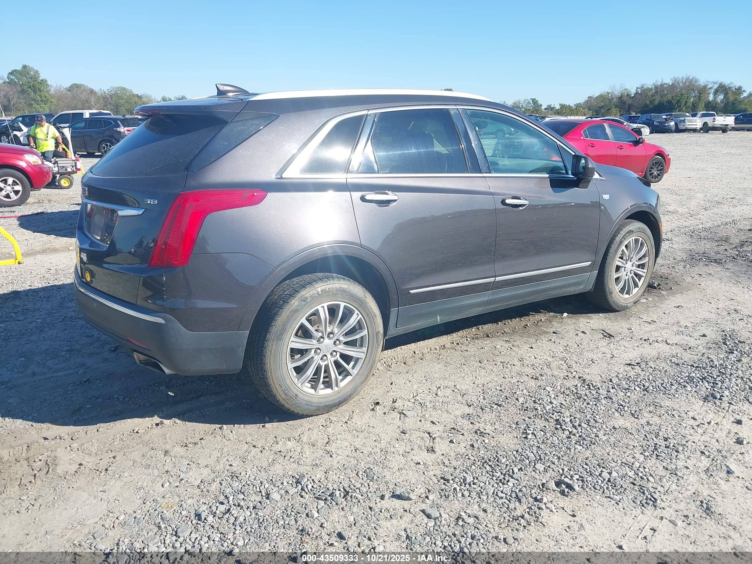 CADILLAC XT5 image 4