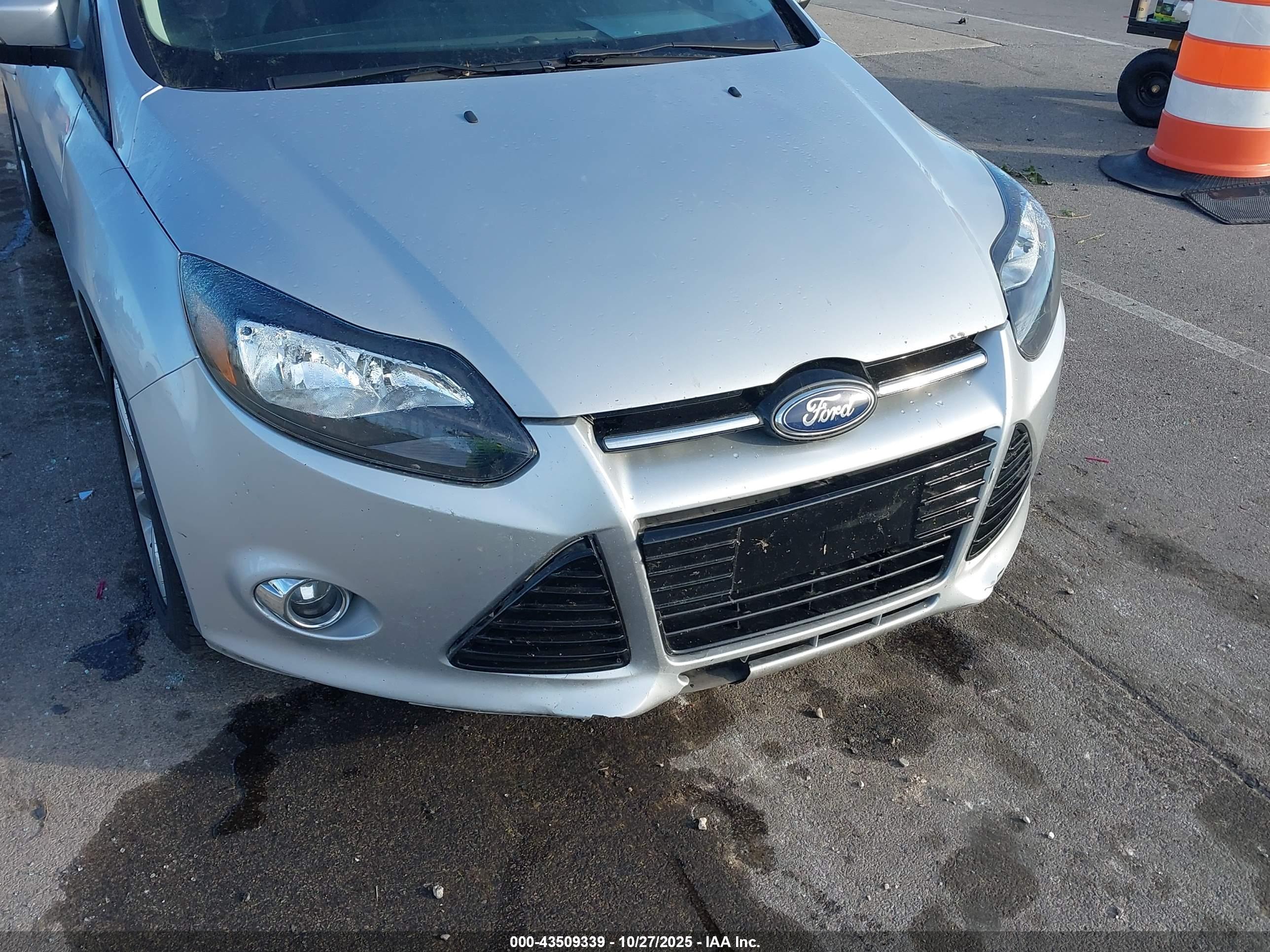 FORD FOCUS image 6