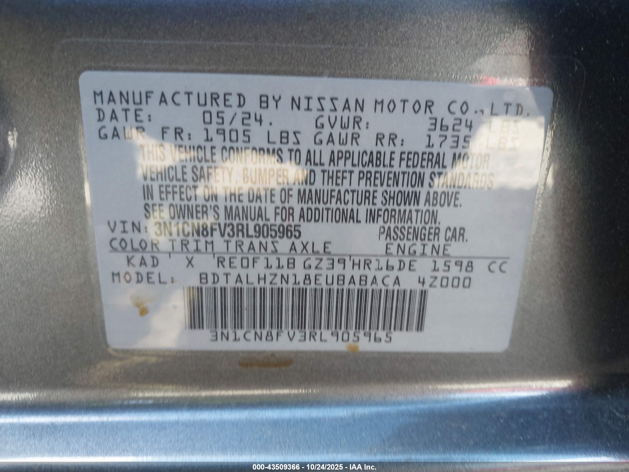 NISSAN VERSA image 9