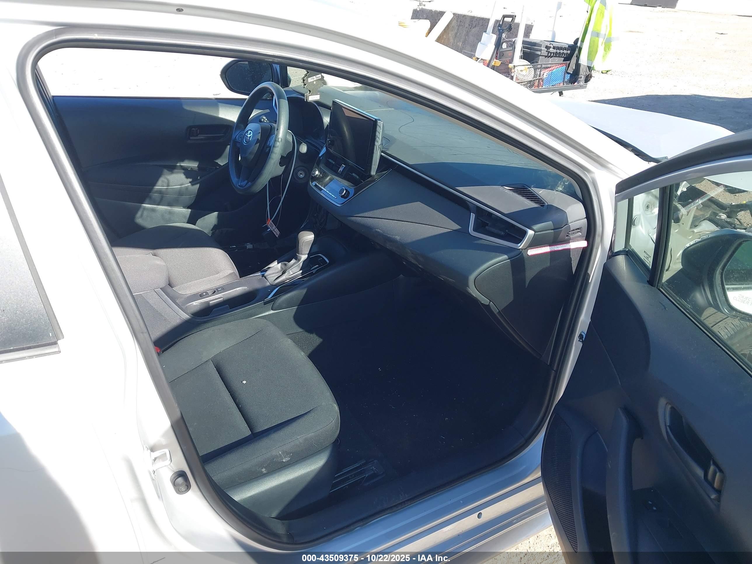 TOYOTA COROLLA image 5