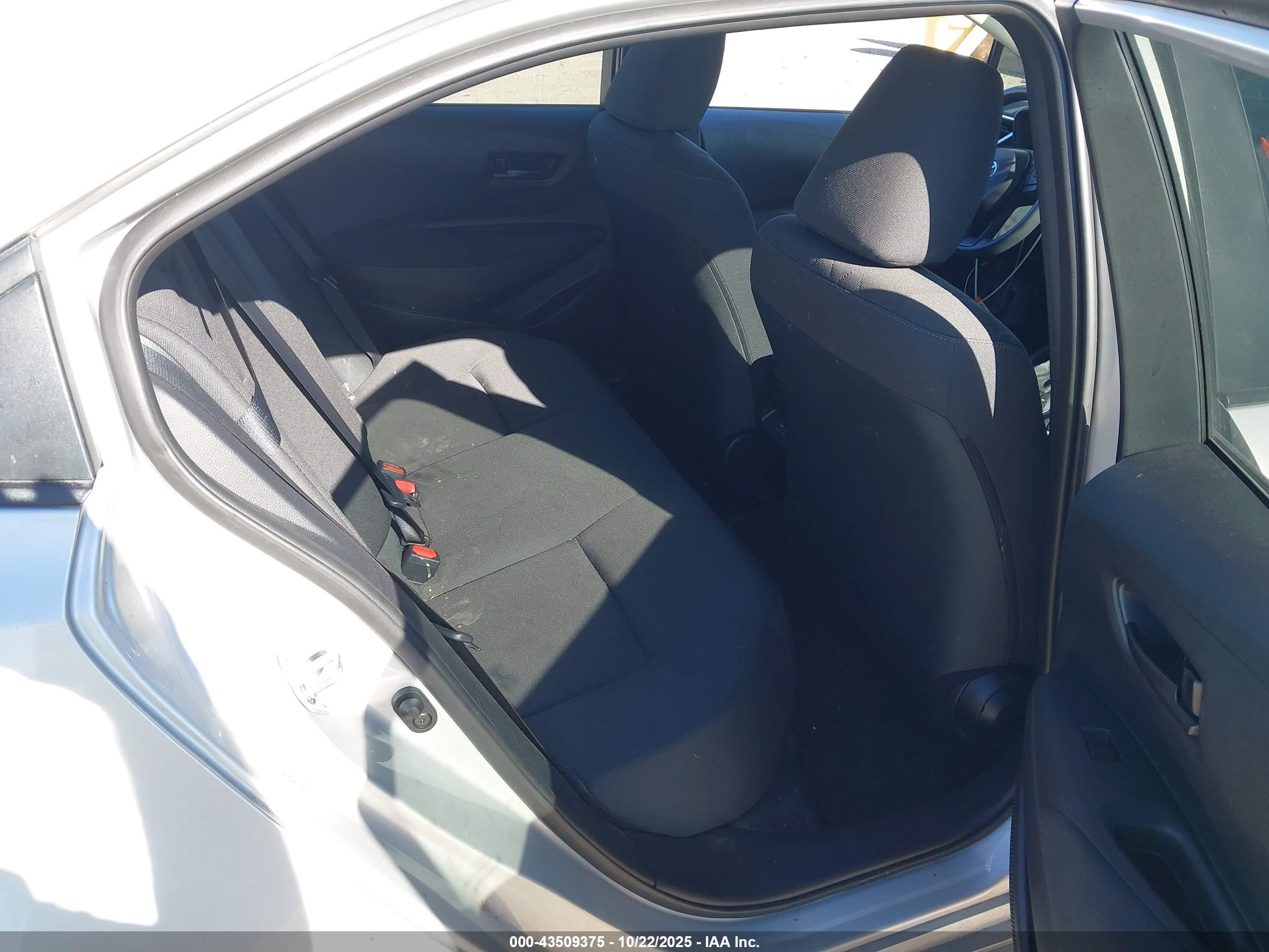 TOYOTA COROLLA image 8