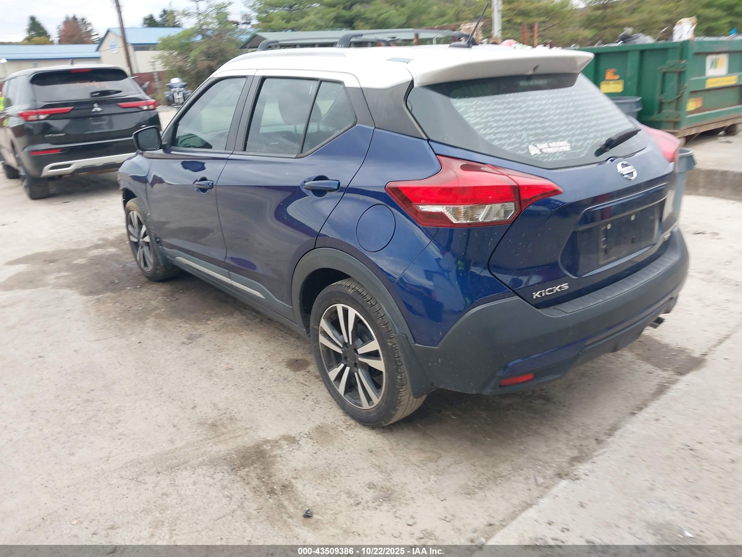 NISSAN KICKS image 3