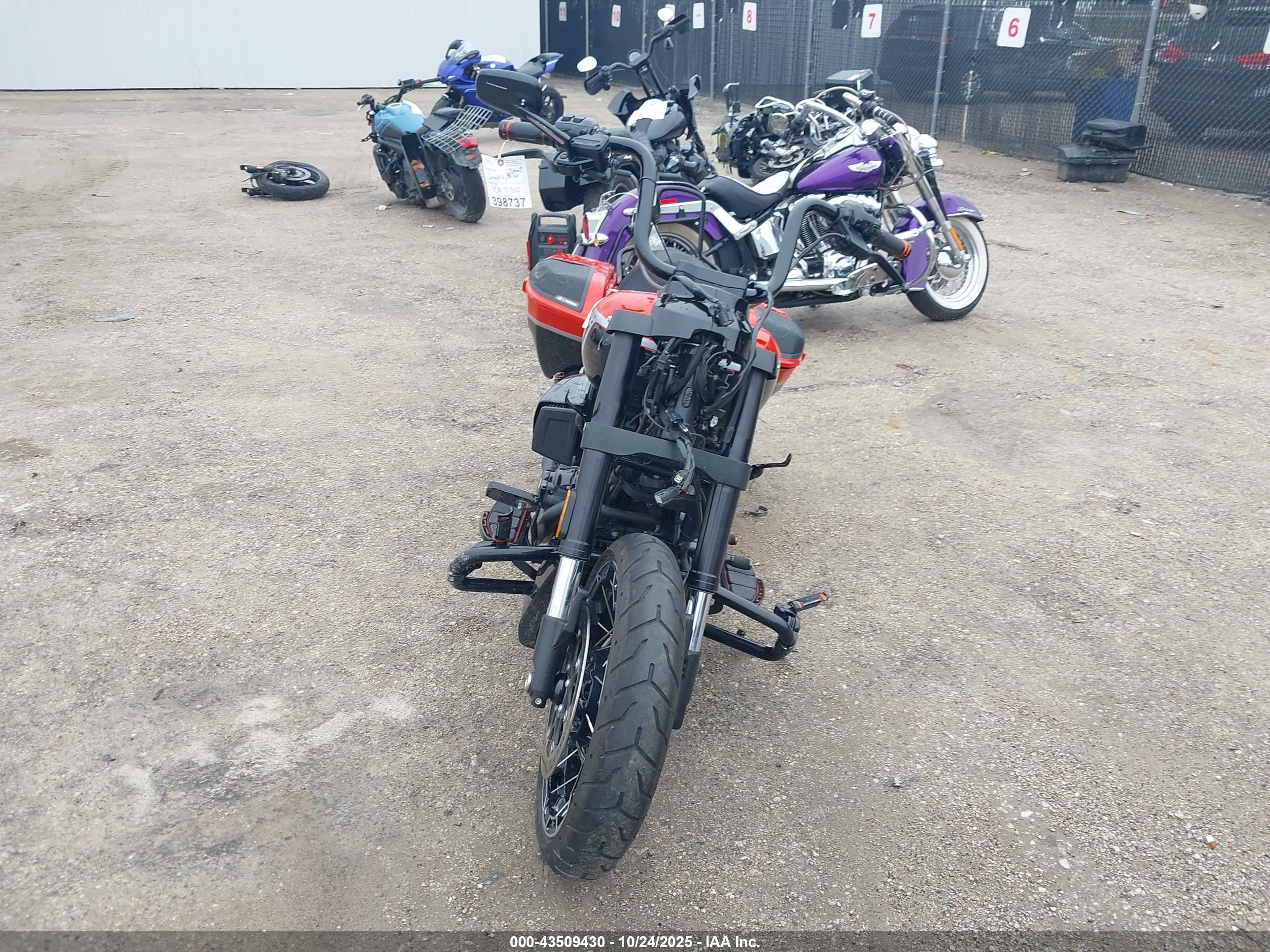HARLEY-DAVIDSON FLTRXSE image 5