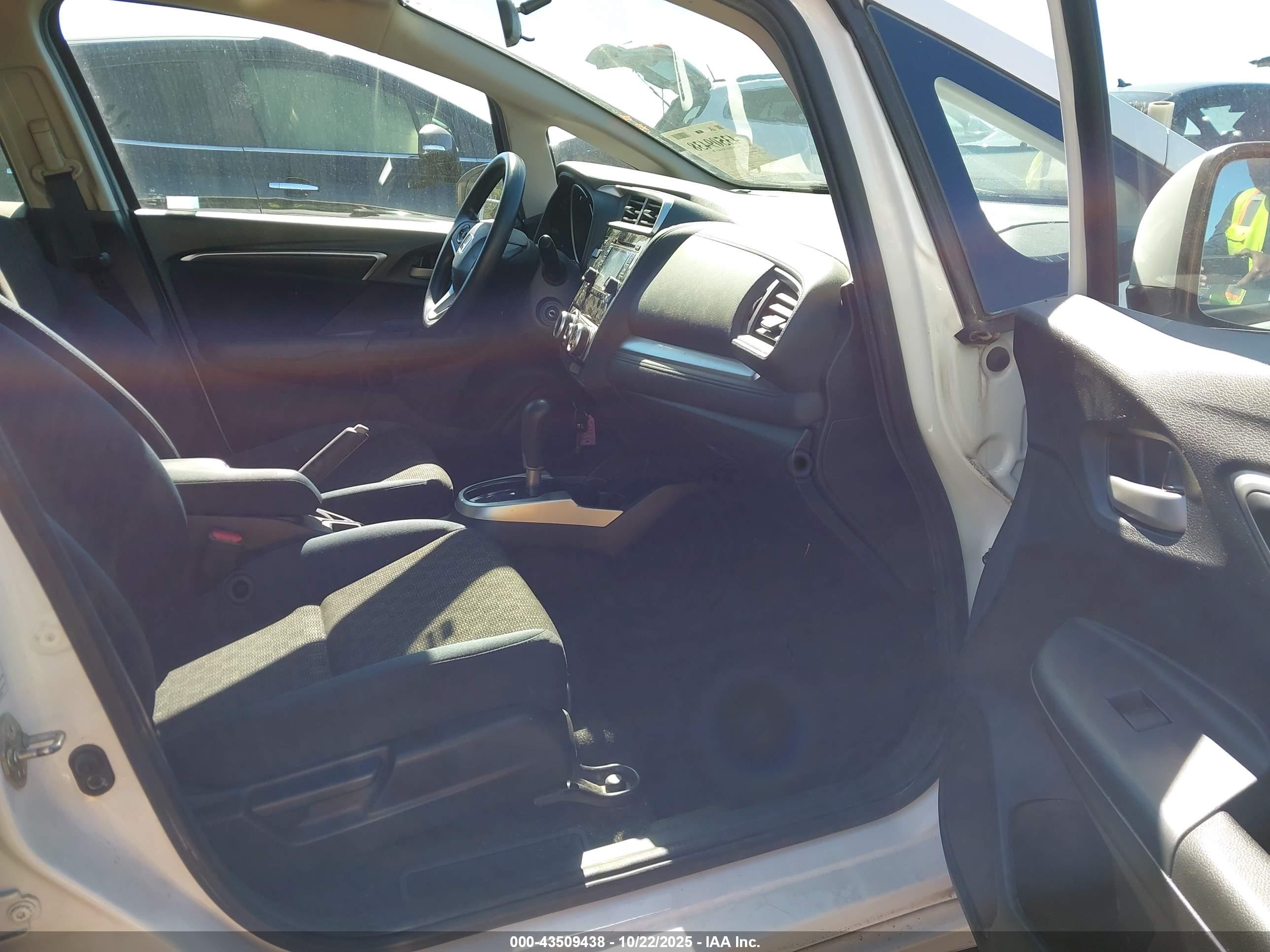 HONDA FIT image 5